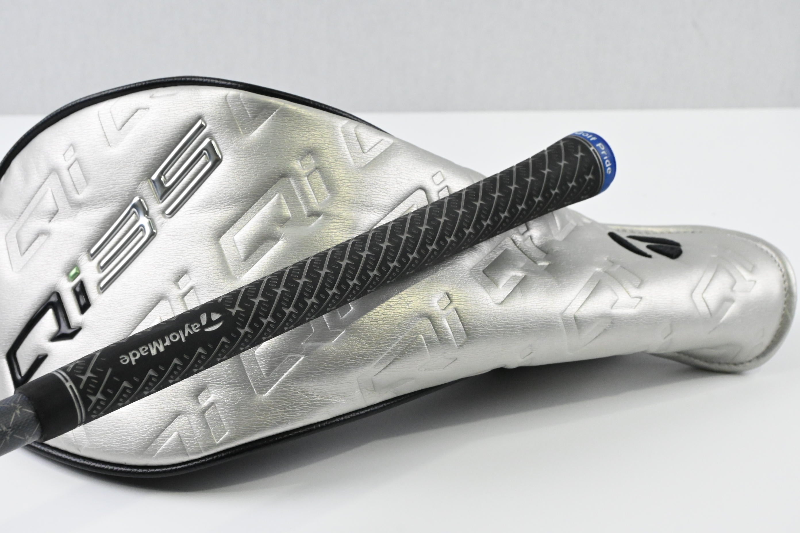 Taylormade Qi35 Driver / 10.5 Degree / Regular Flex Tensei AV Limited Blue 65