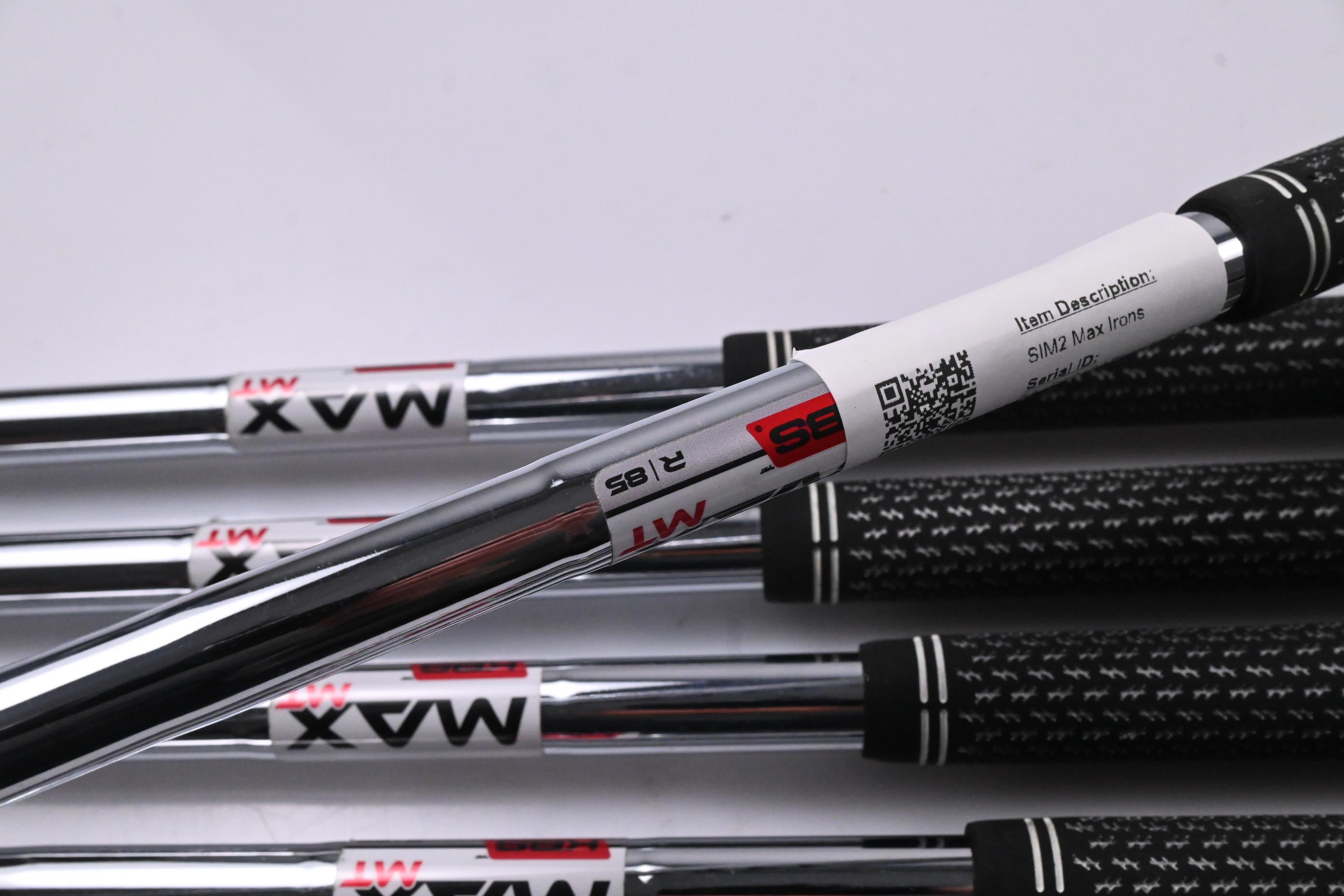Taylormade SIM2 Max Irons / 5-PW+GW / Regular Flex KBS MAX MT 85 Shafts