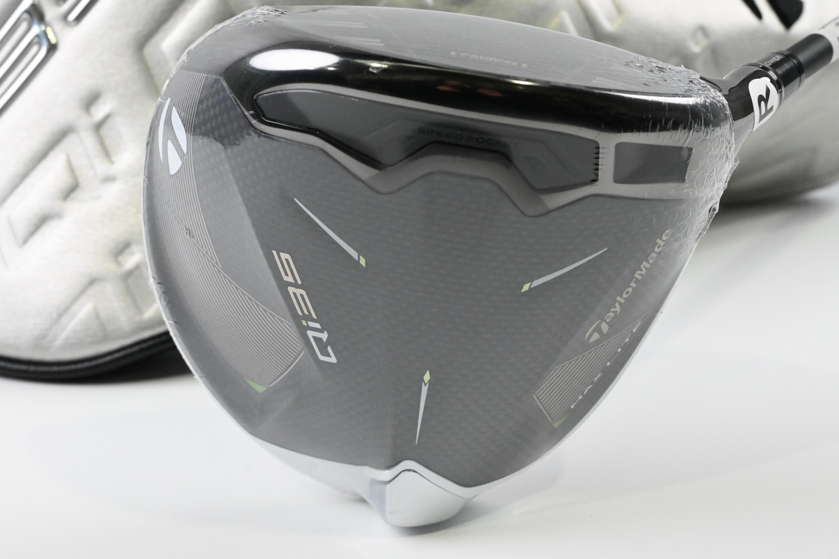 Taylormade Qi35 Max Lite Driver / 10.5 Degree / Regular Flex Vanquish 4