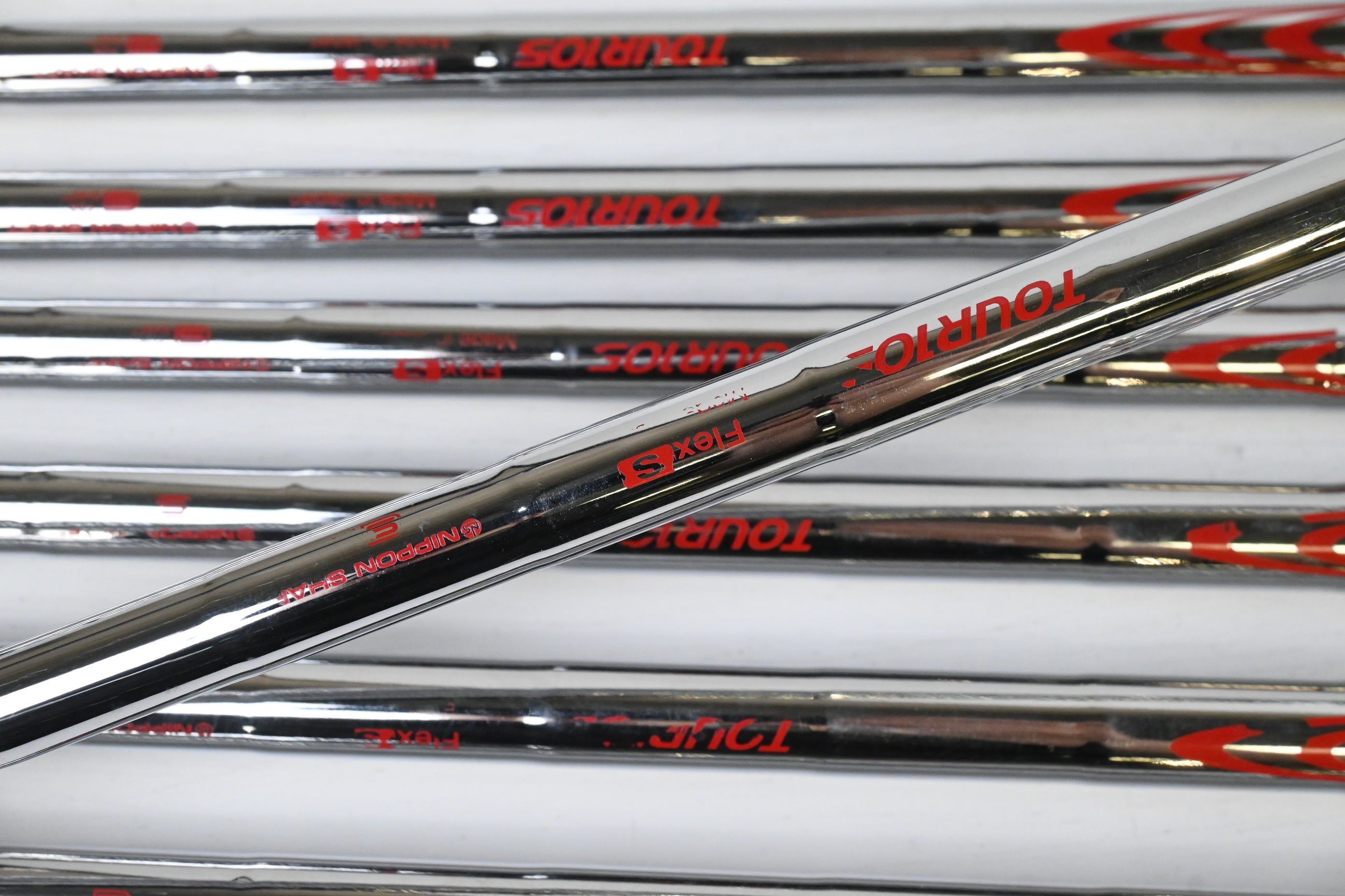 Ping G425 Irons / 4-PW / White Dot / Stiff Flex N.S.Pro Modus3 Tour105 Shafts