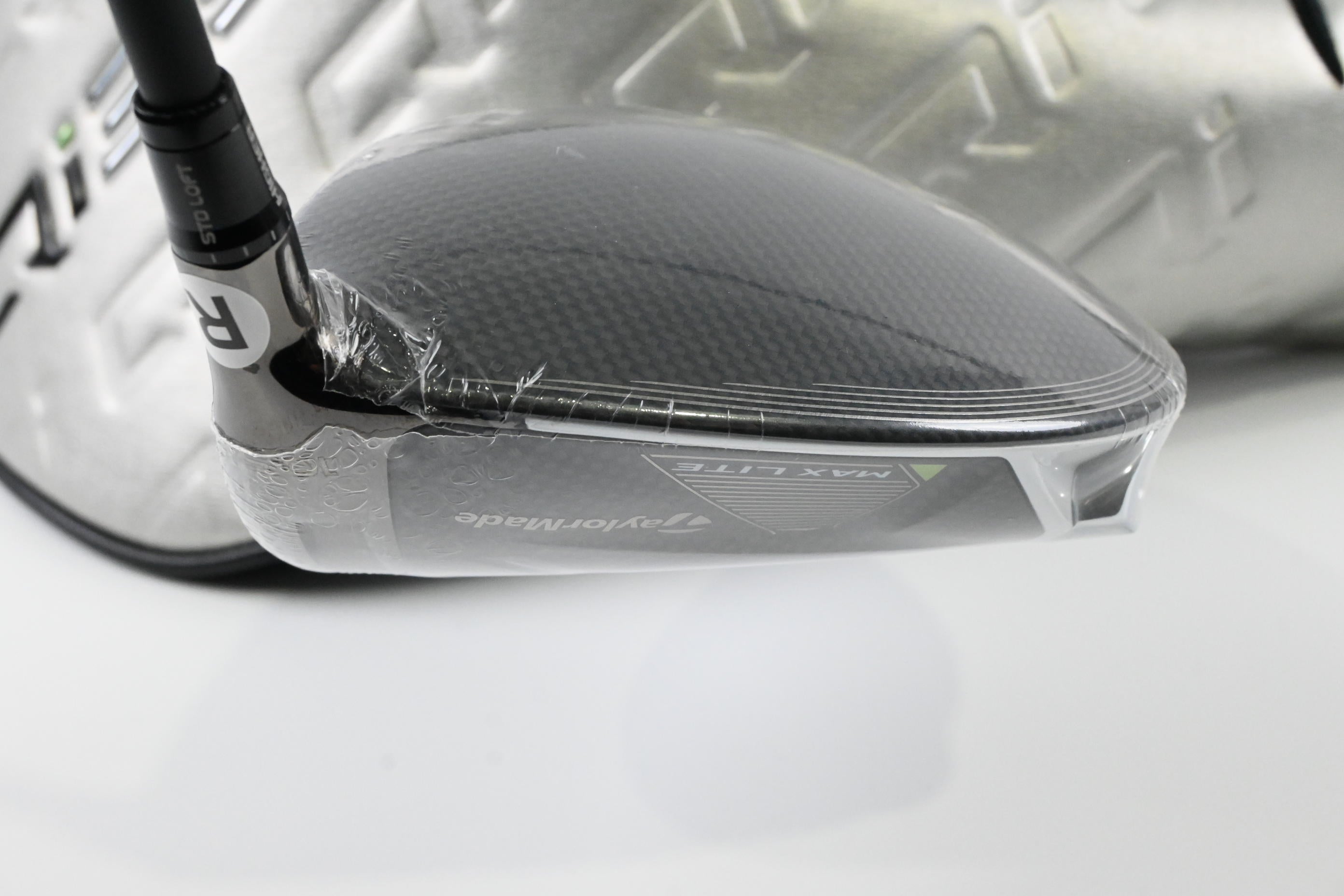 Taylormade Qi35 Max Lite Driver / 10.5 Degree / Regular Flex Vanquish 4