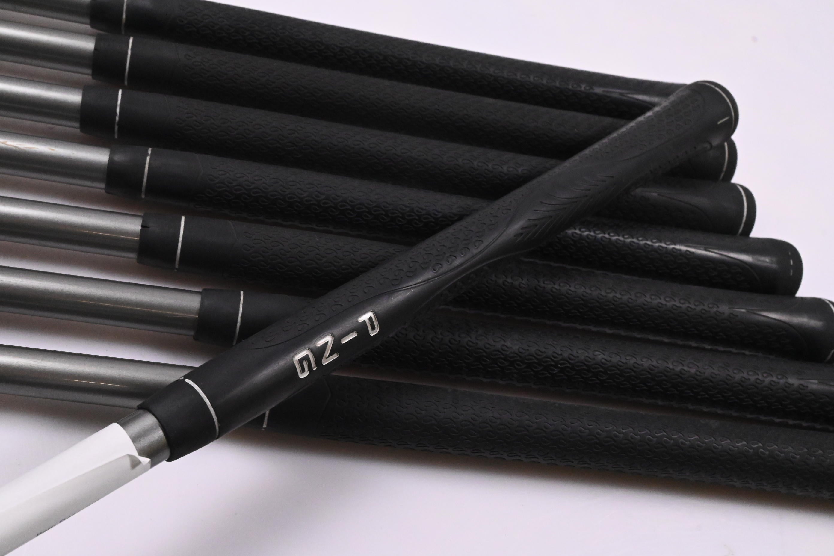 Ping G5 Irons / 4-PW+SW / White Dot / Regular Flex Ping TFC 100 I Shafts