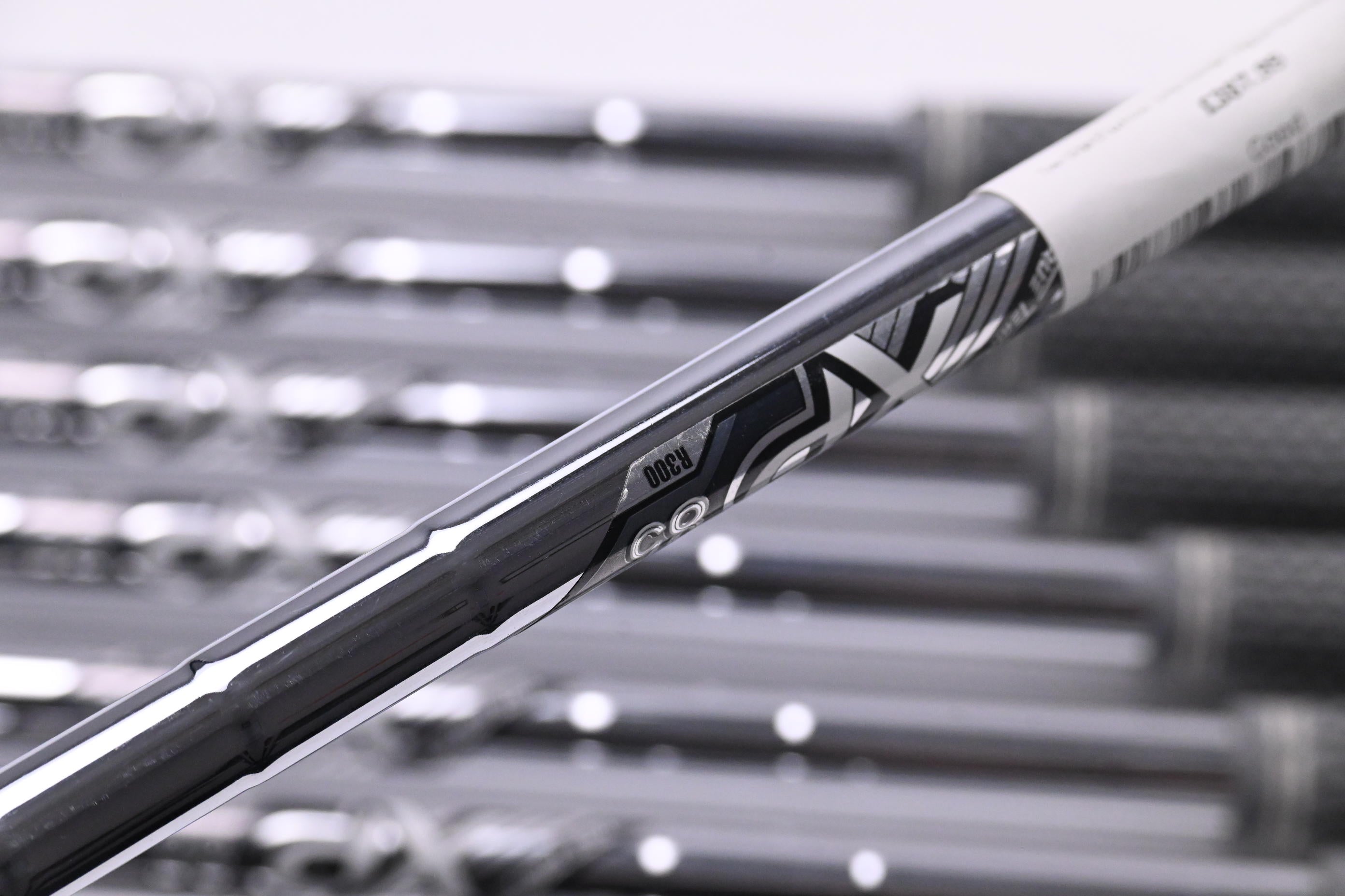 Tour Edge E722 Irons / 5-PW+GW+SW / Regular Flex XP 85 R300 Shafts