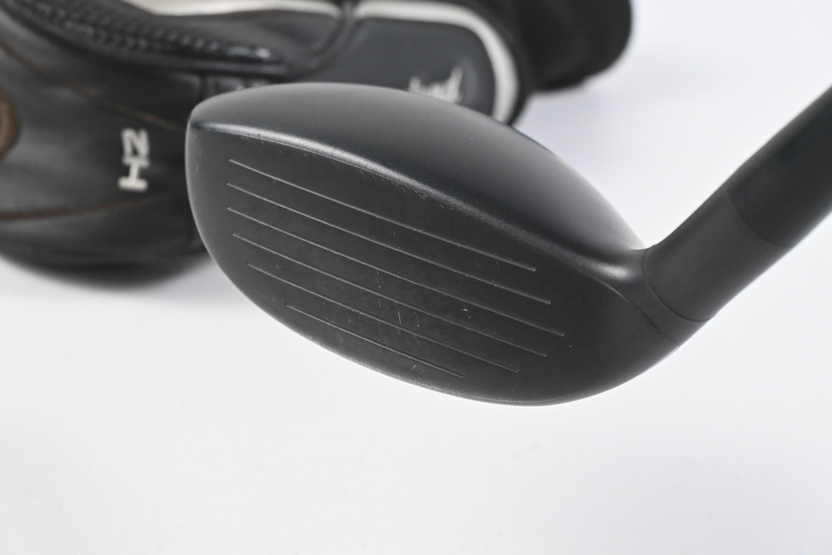 Cleveland CG Black 2015 #2 Hybrid / 17 Degree / Regular Flex Diamana 74 Shaft