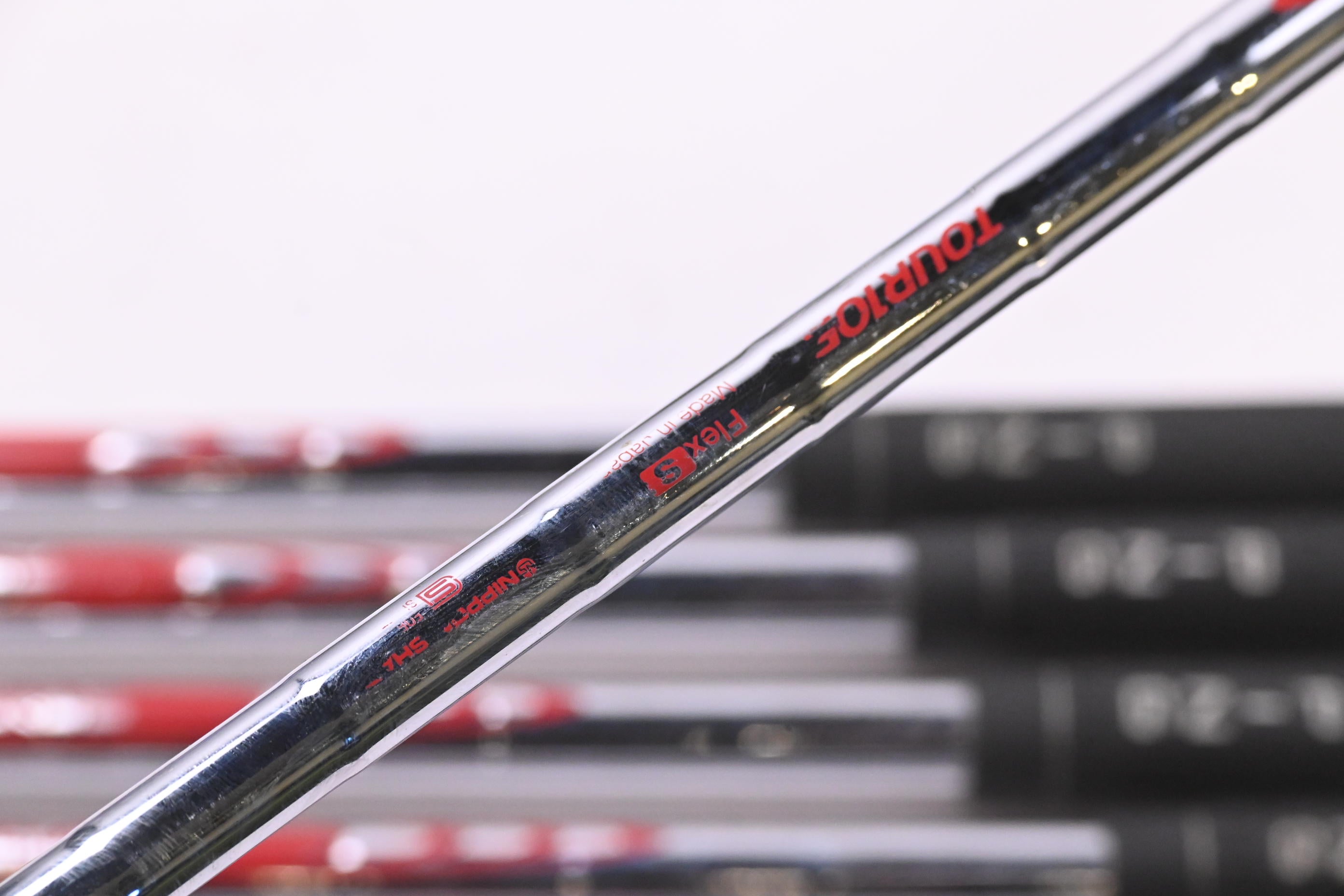 Ping i-Series E1 Irons / 4-PW / Green Dot / Stiff Flex N.S.PRO Modus3 Tour 105