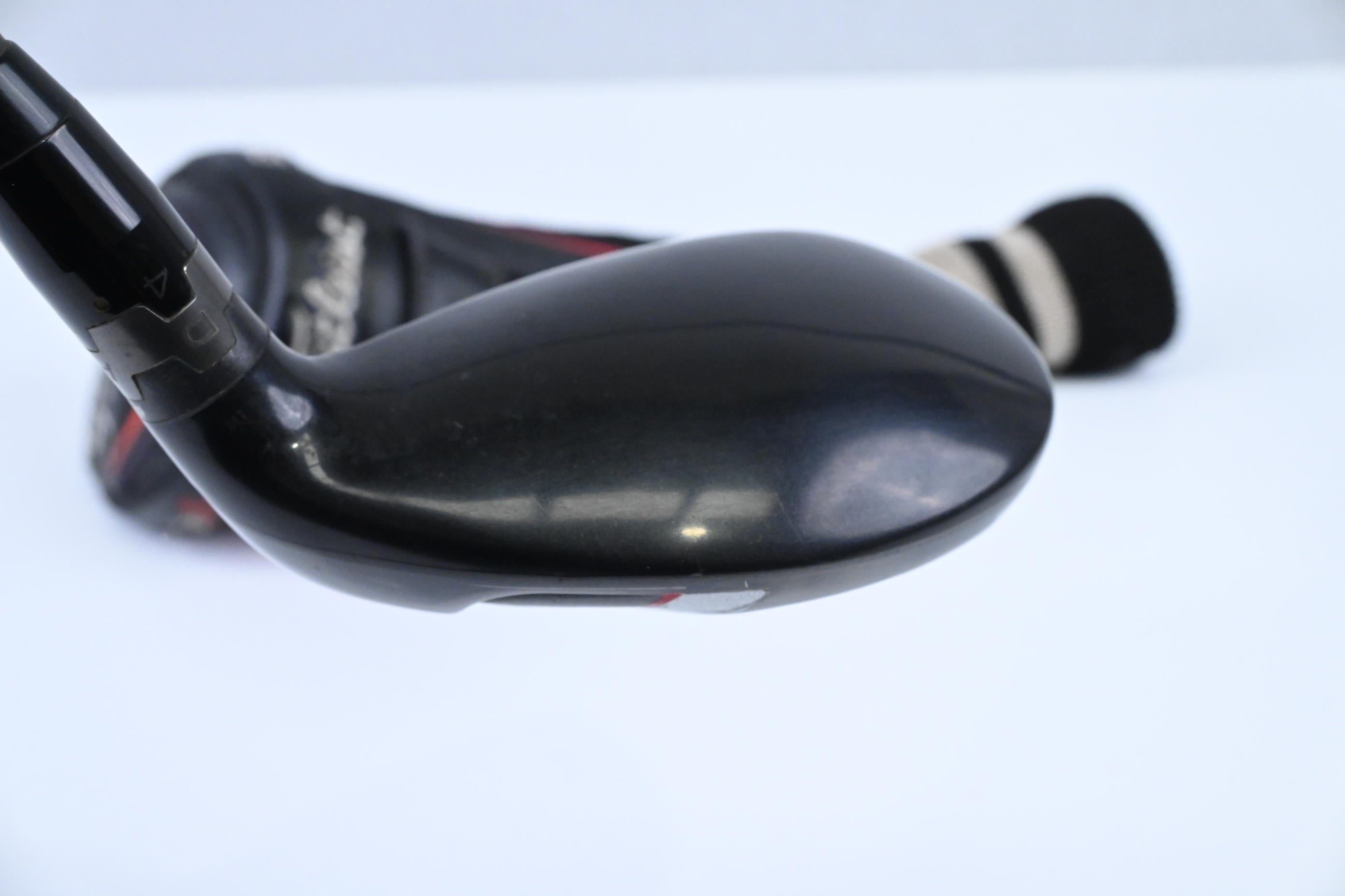 Titleist 913H #3 Hybrid / 19 Degree / Stiff Flex Aldila RIP Phenom 80 Shaft