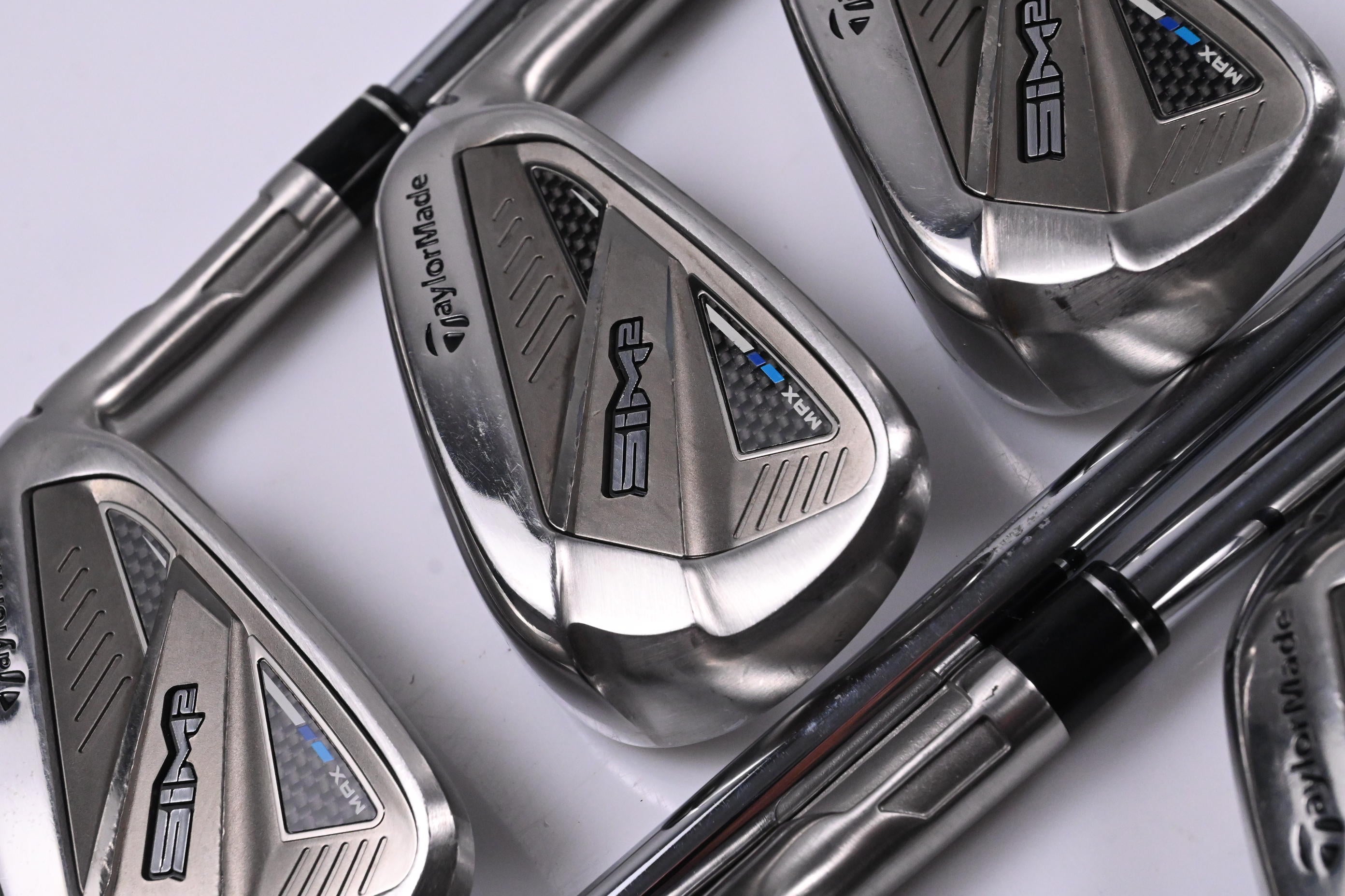 Taylormade SIM2 Max Irons / 5-PW+SW / Regular Flex KBS MAX MT 85 Shafts