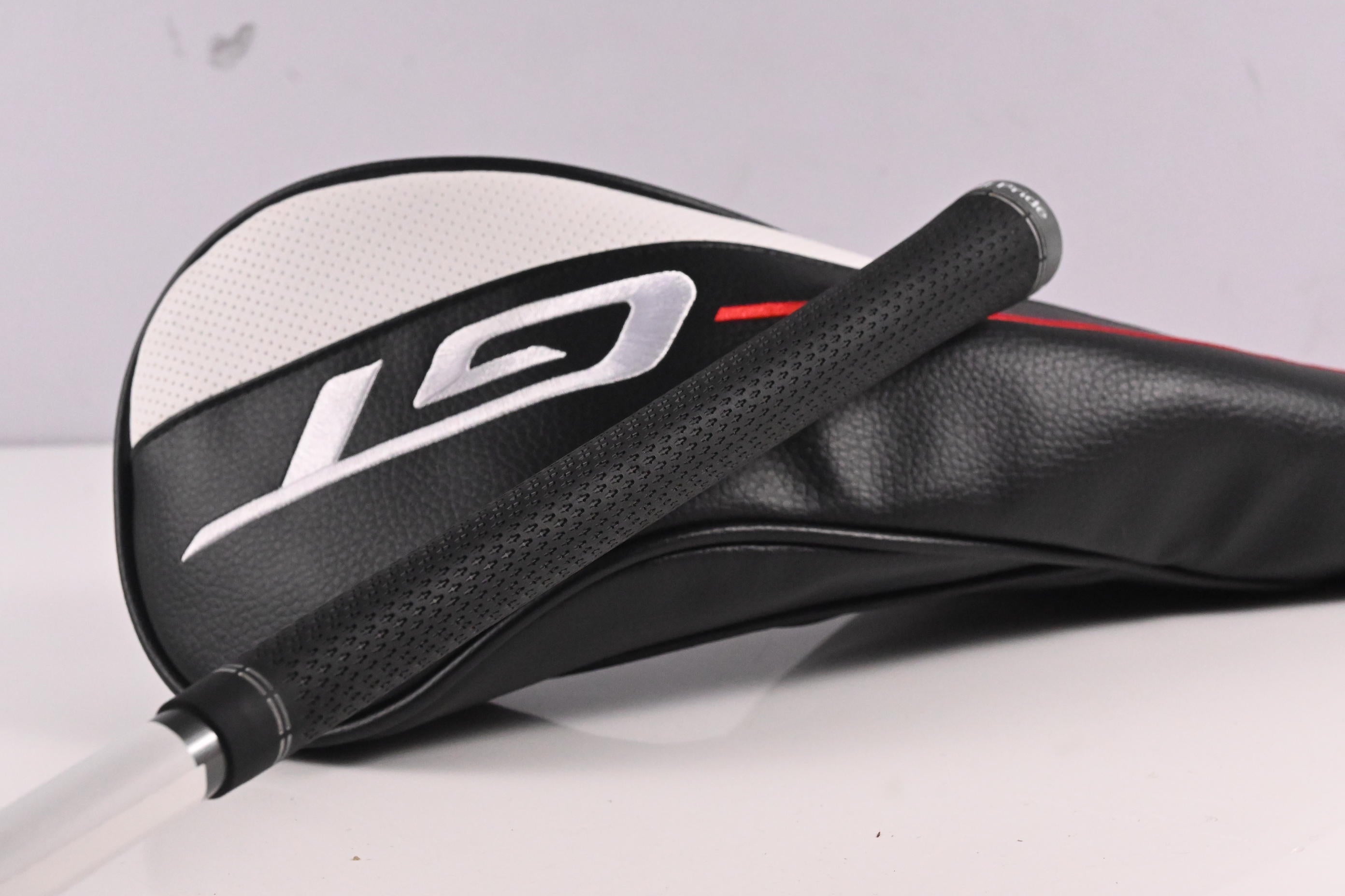 Titleist GT1 Driver / 10 Degree / Regular Flex Aldila Ascent 40 Shaft