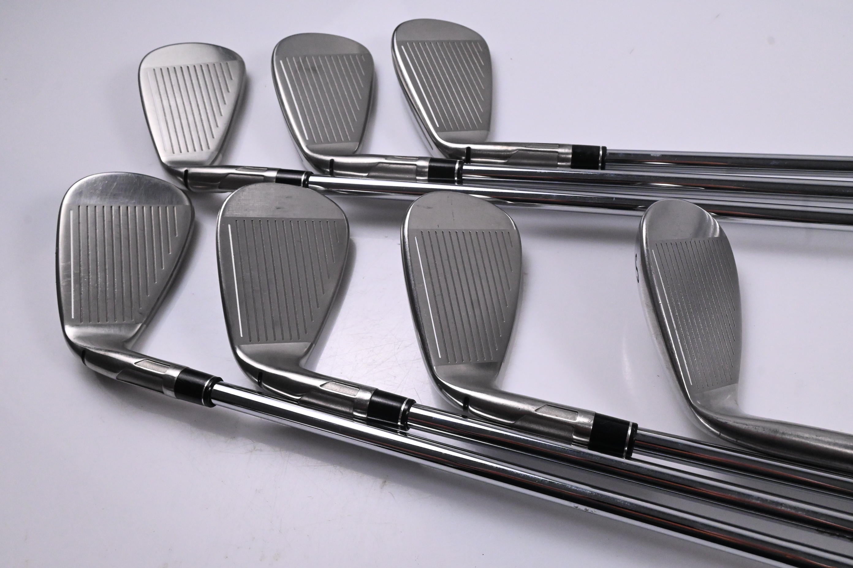 Taylormade SIM2 Max Irons / 5-PW+SW / Regular Flex KBS MAX MT 85 Shafts