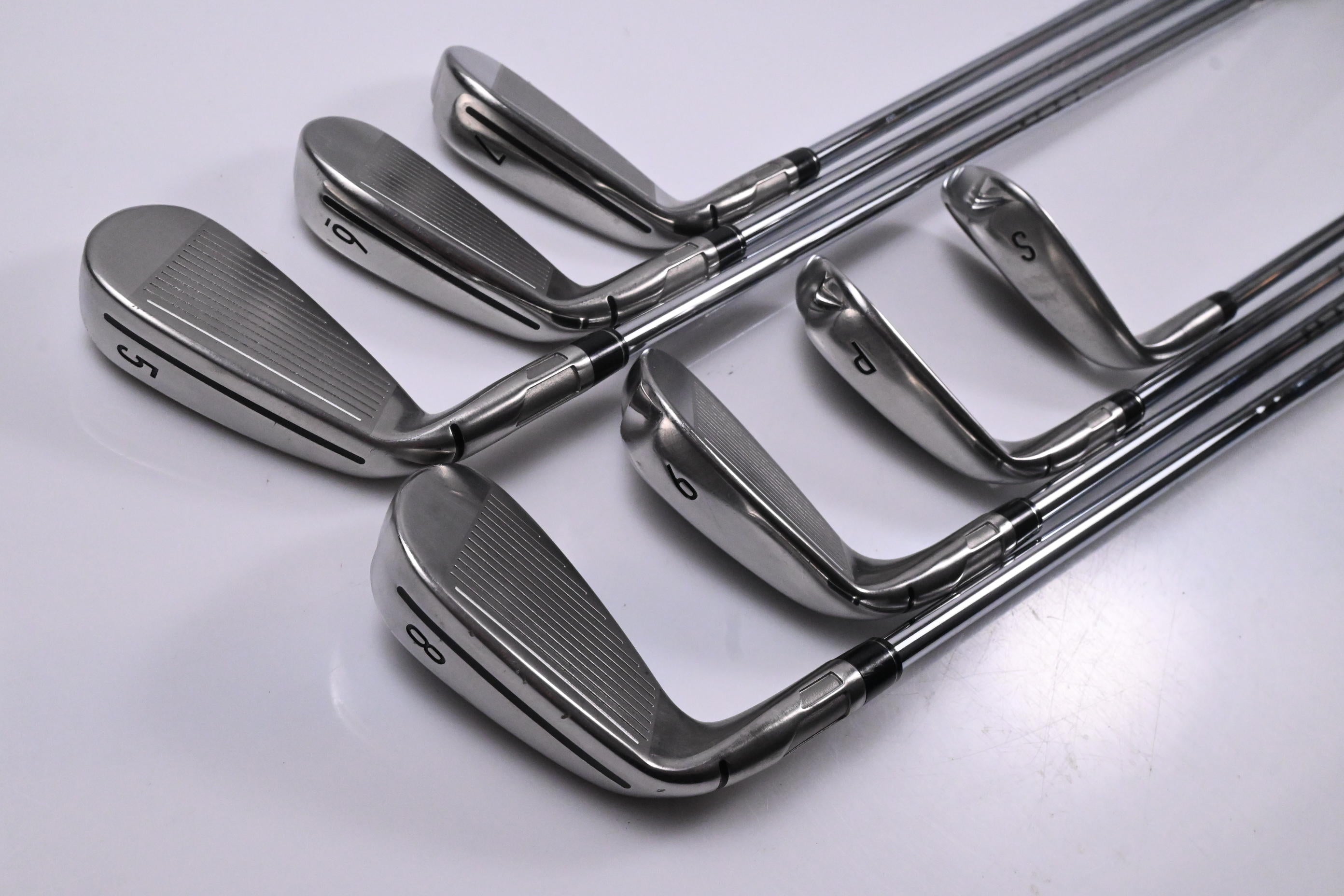 Taylormade SIM2 Max Irons / 5-PW+SW / Regular Flex KBS MAX MT 85 Shafts