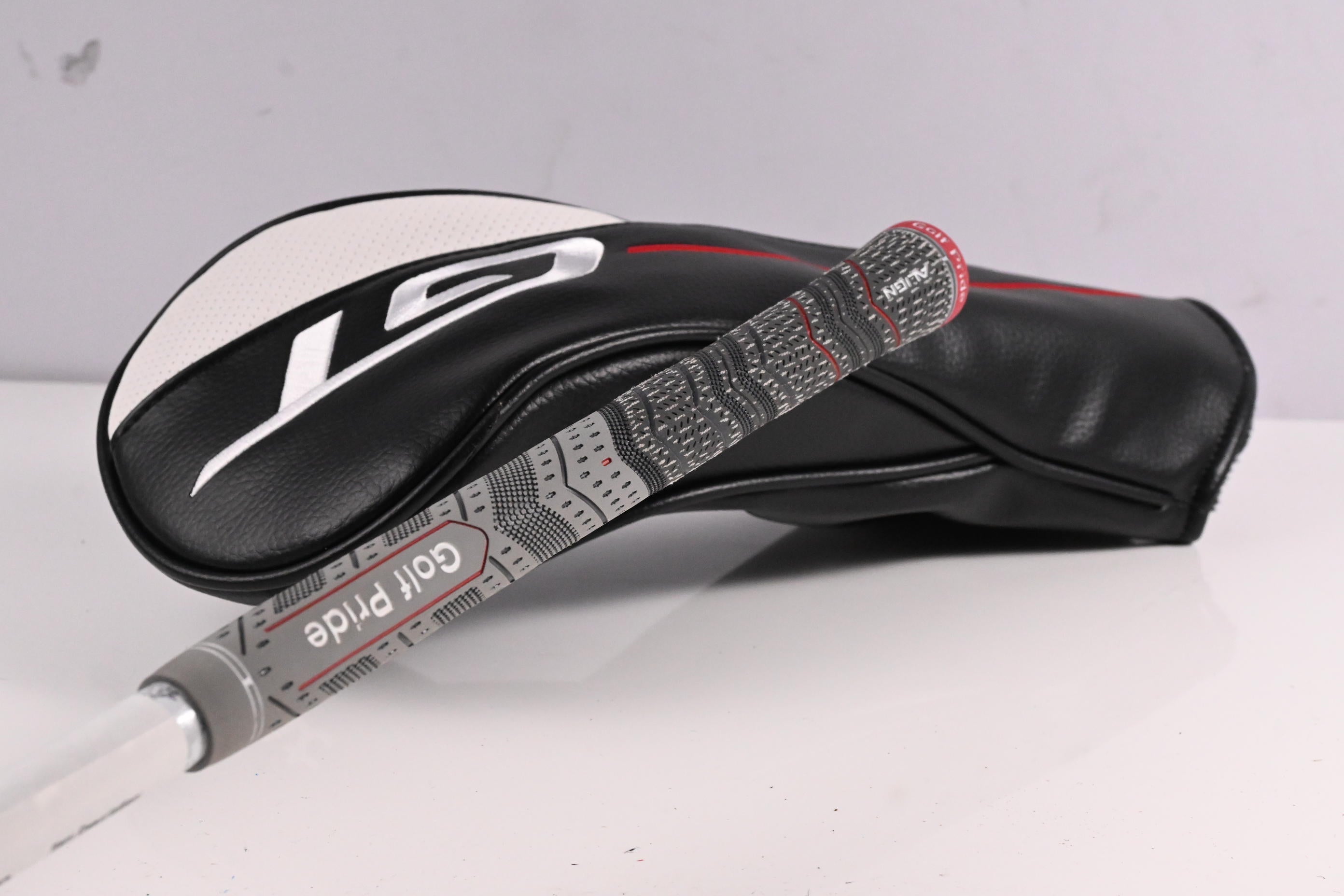 Titleist GT1 Driver / 12 Degree / Regular Flex Denali Red 50 Shaft