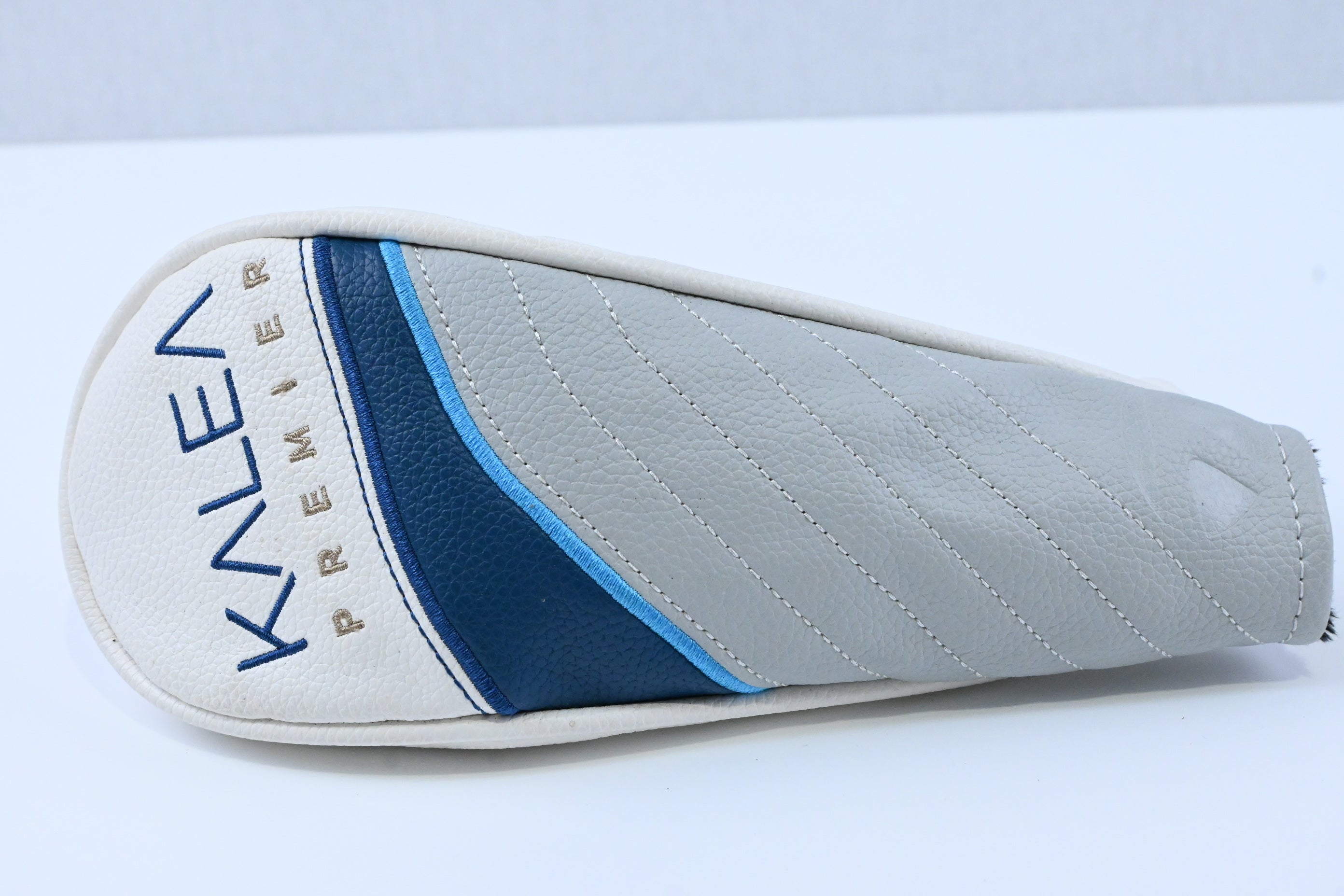 Ladies Taylormade Kalea Gold #6 Hybrid / 31 Degree / Ladies Flex Kalea Gold 40