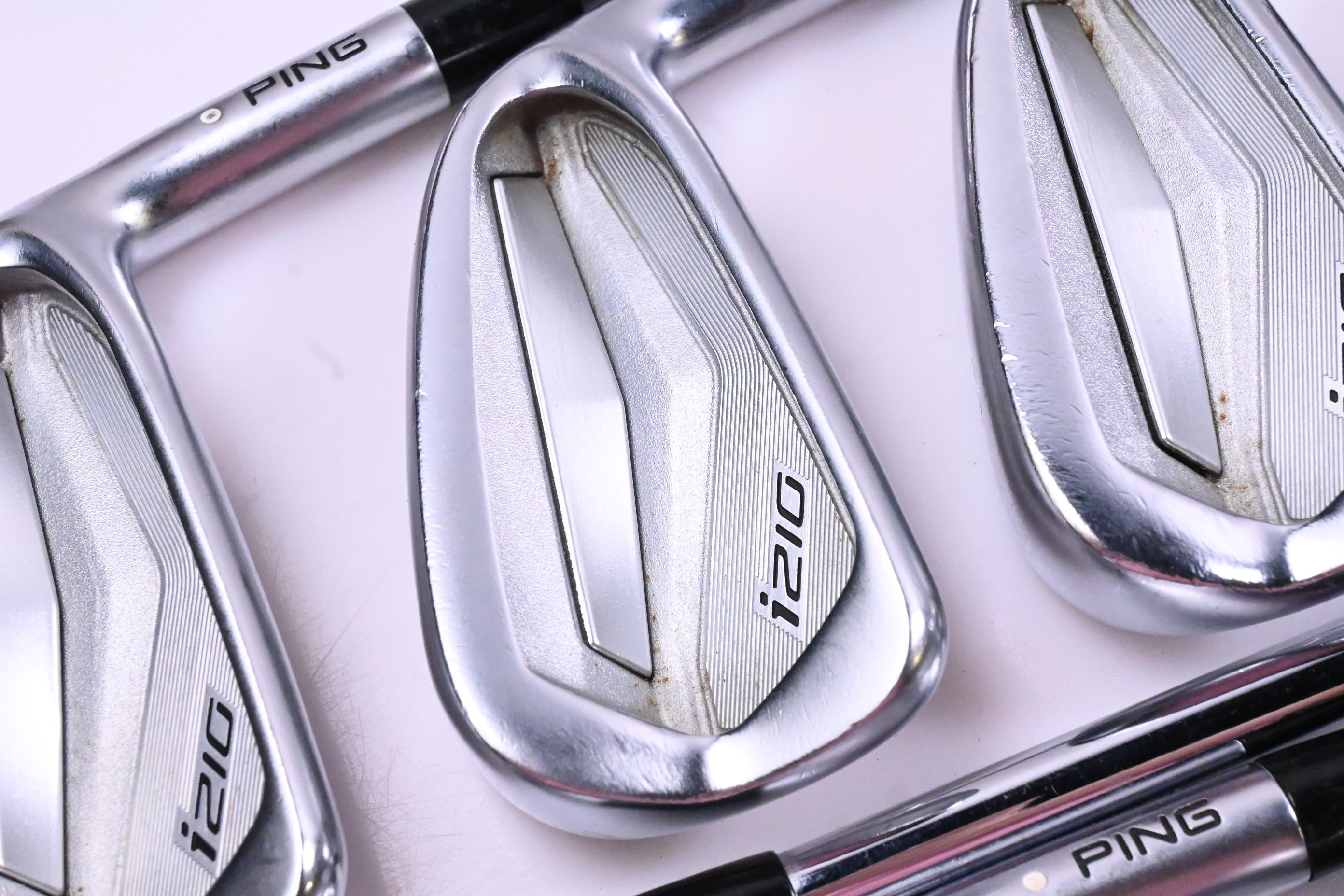 Ping i210 Irons / 4-PW+GW / White Dot / Stiff Flex Ping AWT 2.0 Shafts