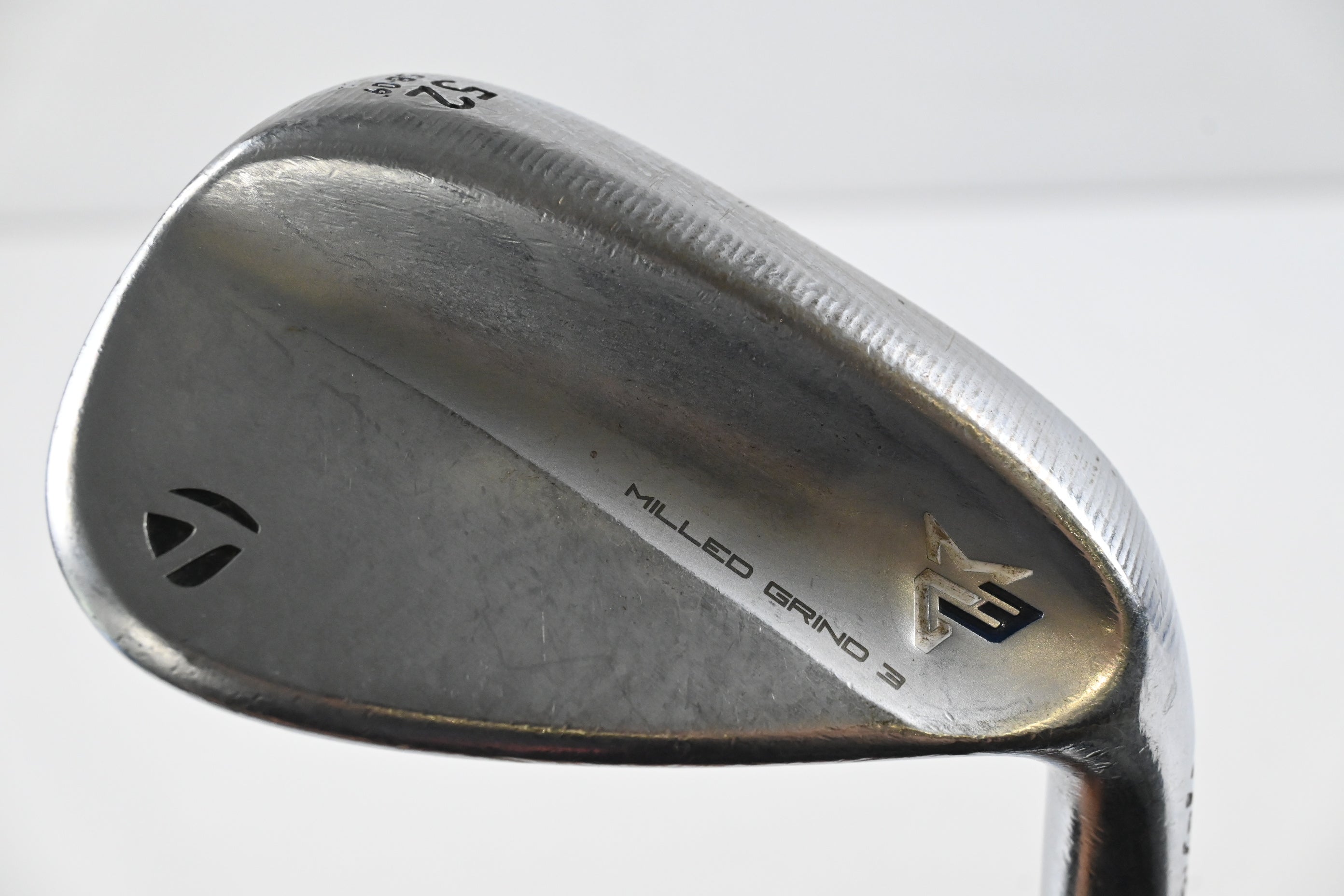 Taylormade Milled Grind 3 Chrome Gap Wedge / 52 Degree / Senior Flex MMT Black