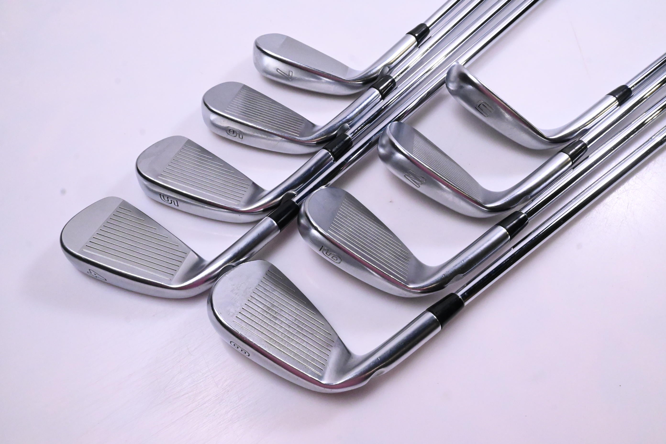 Ping i210 Irons / 4-PW+GW / White Dot / Stiff Flex Ping AWT 2.0 Shafts