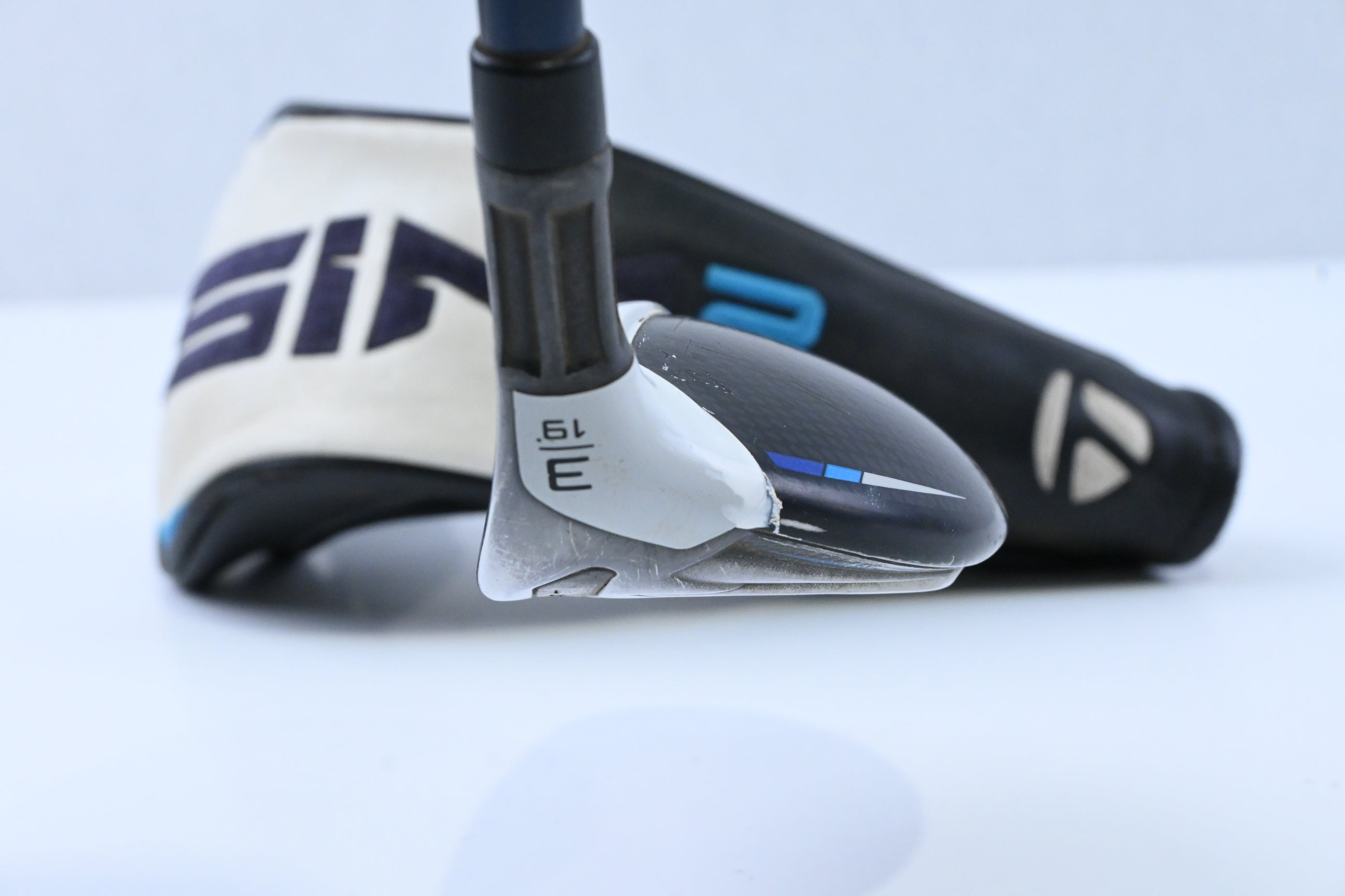 Taylormade SIM2 Max #3 Hybrid / 19 Degree / Stiff Flex Fujikura Ventus Blue 7