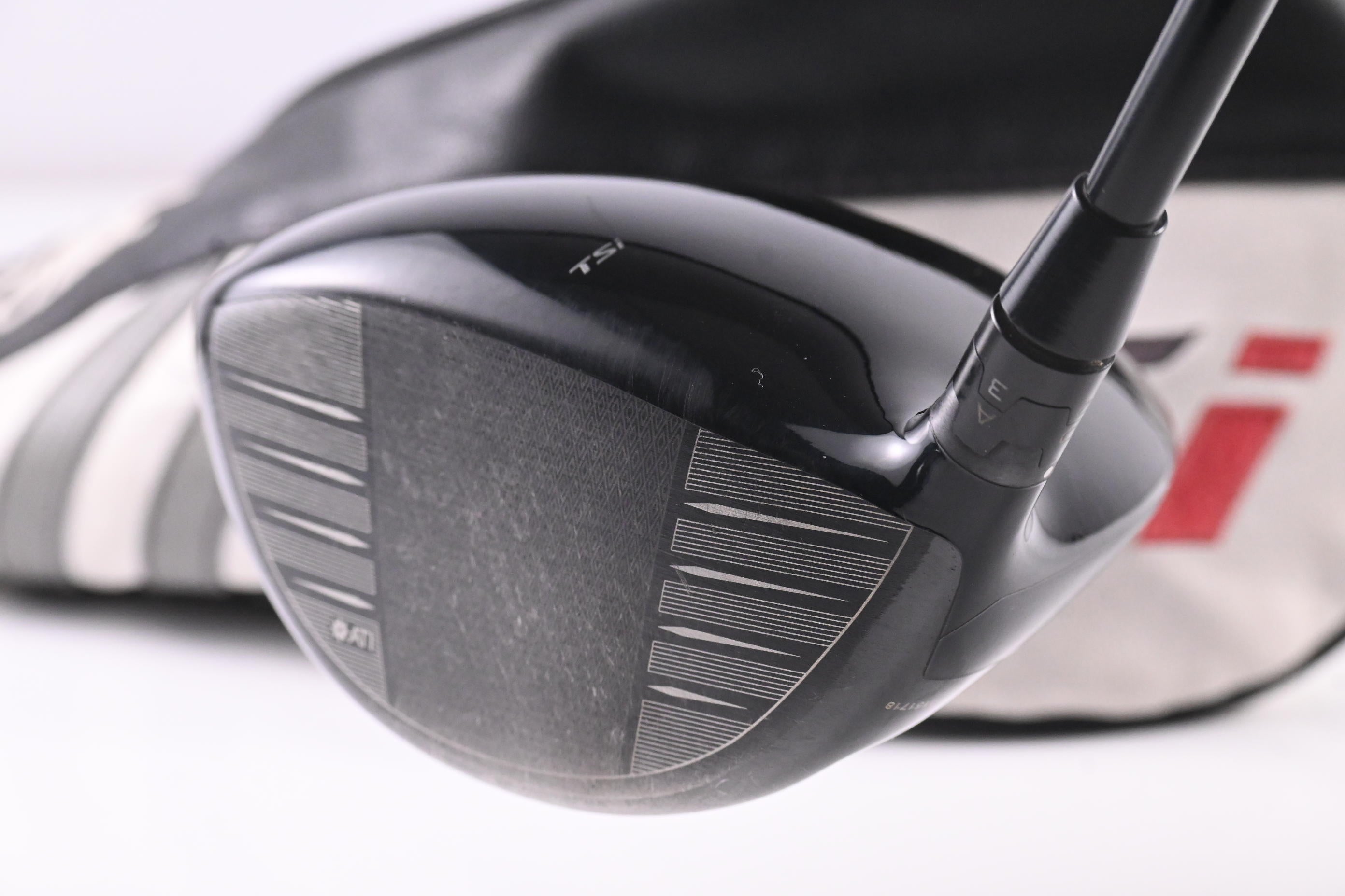 Titleist TSi2 Driver / 10 Degree / Regular Flex HZRDUS Smoke RDX Black 60 Shaft