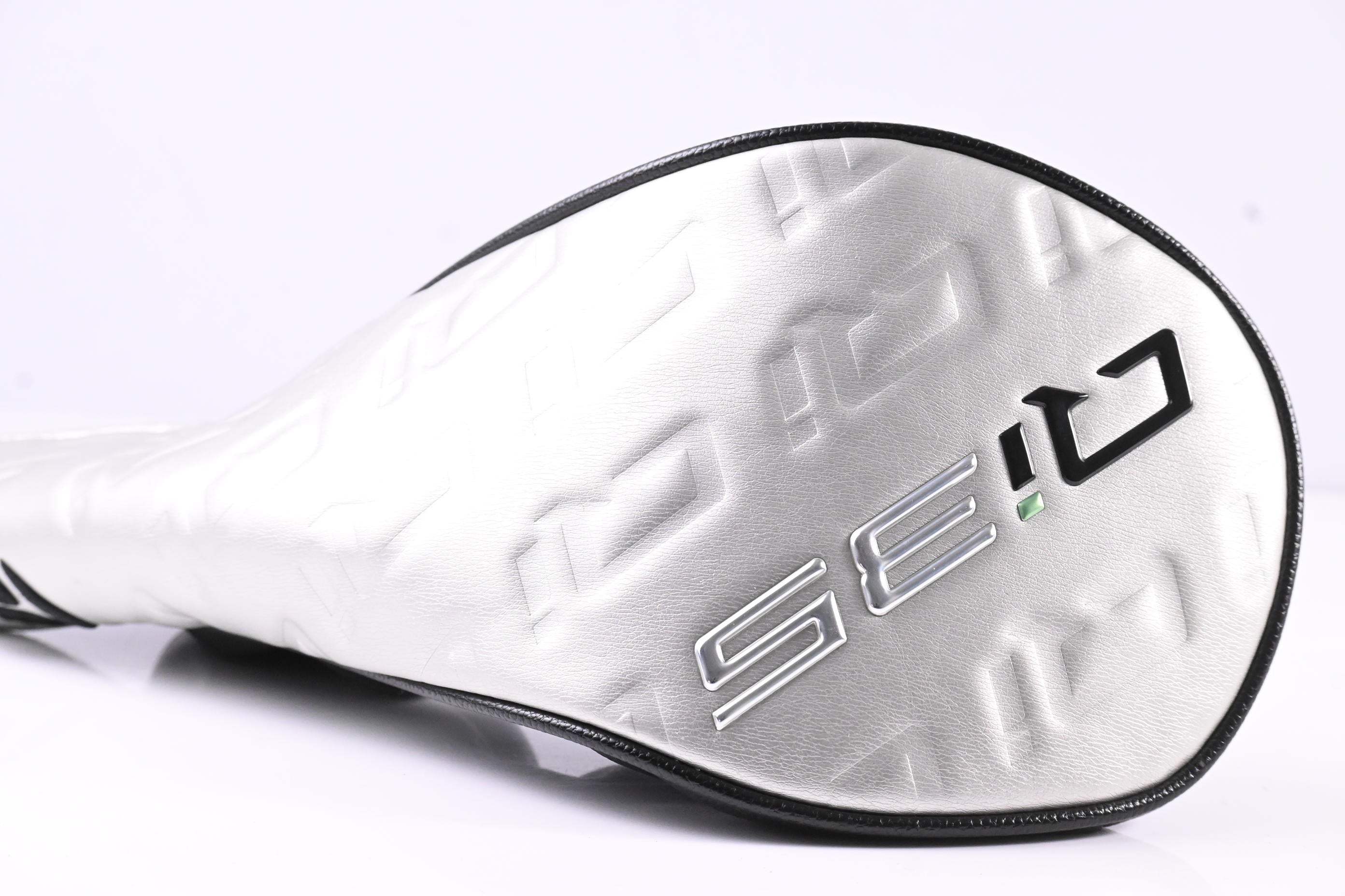 Taylormade Qi35 Driver / 10.5 Degree / Regular Flex Fujikura Ventus Blue '25 5