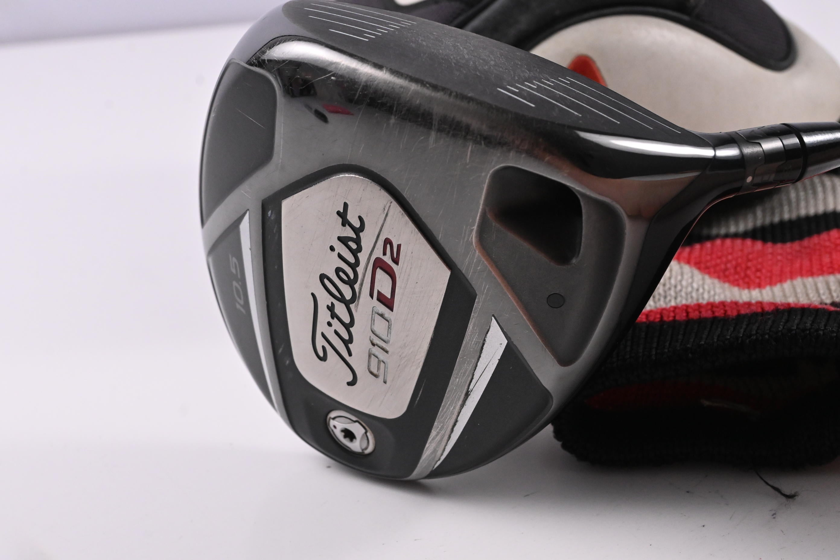 Titleist 910 D2 Driver / 10.5 Degree / Regular Flex Diamana Ilima 61 Shaft