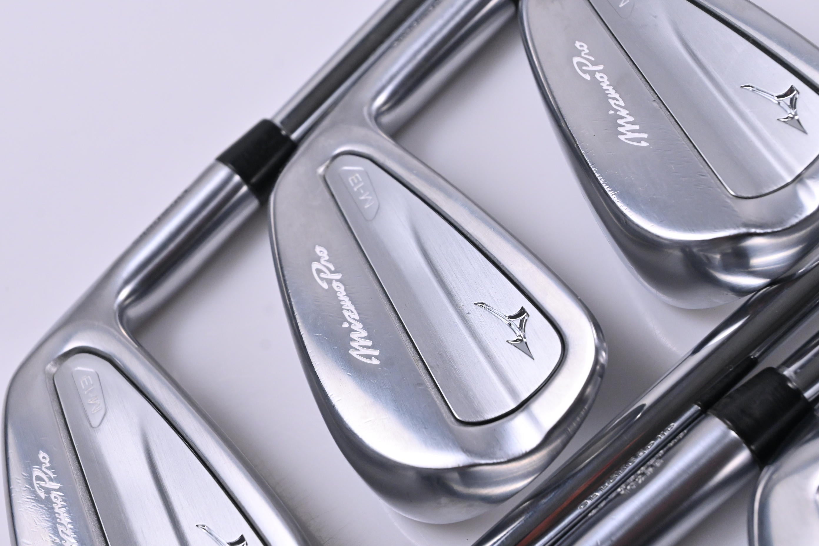 Mizuno M-13 Irons / 5-PW+GW / X-Flex NS Pro Modus 3 Tour 105 Shafts