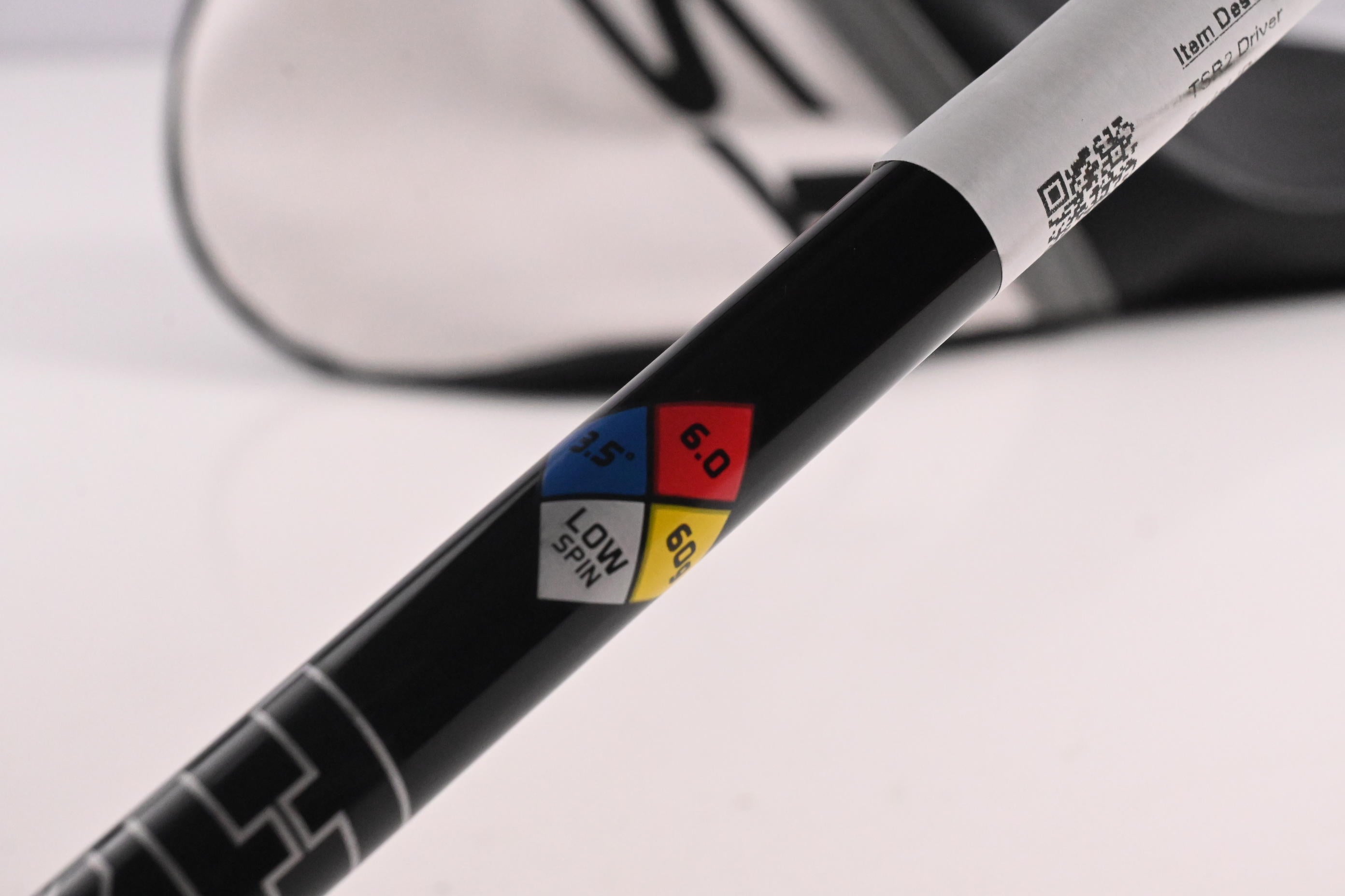 Titleist TSR2 Driver / 10 Degree / Stiff Flex HZRDUS Smoke RDX Black 60 Shaft