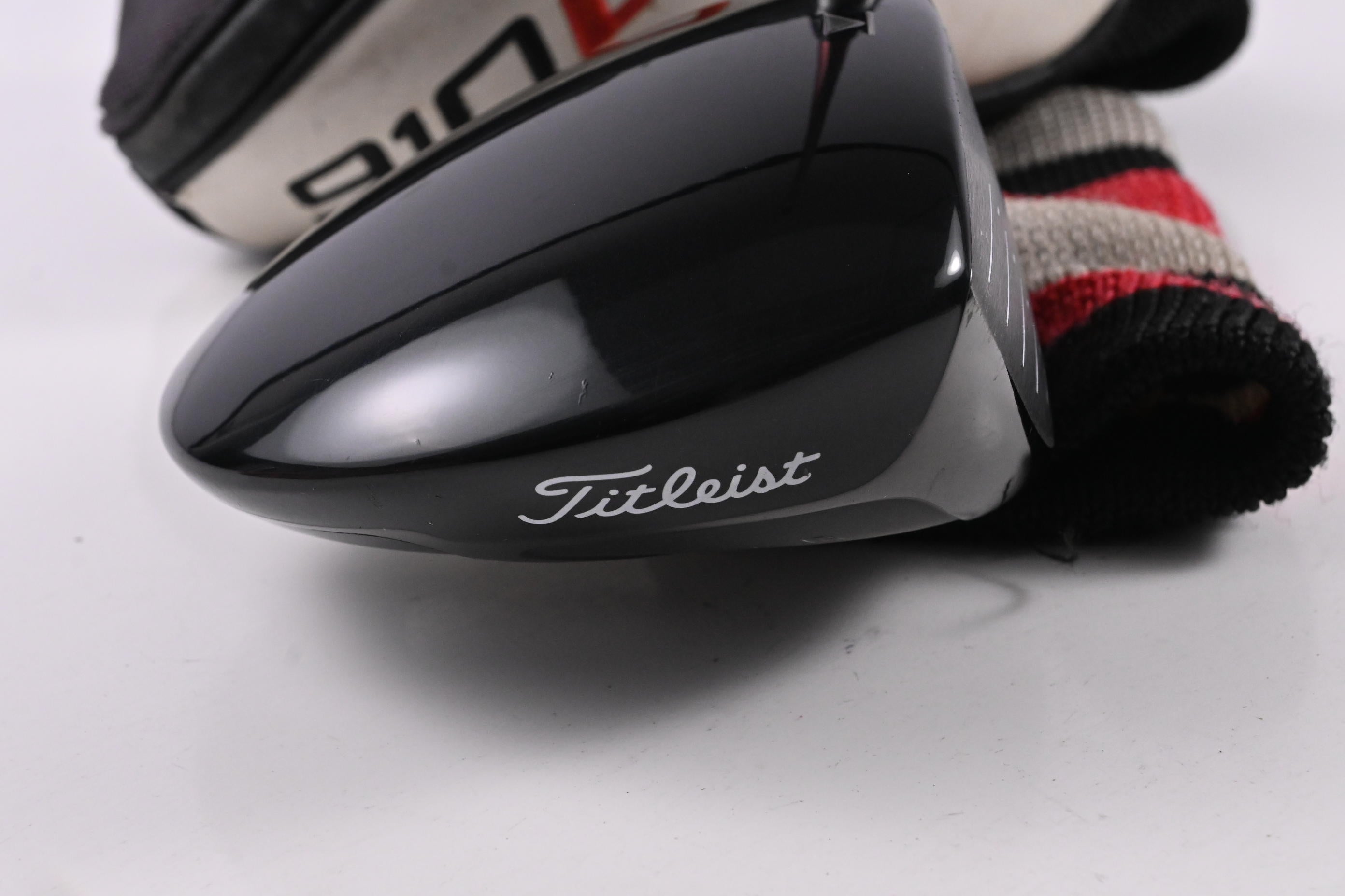 Titleist 910 D2 Driver / 10.5 Degree / Regular Flex Diamana Ilima 61 Shaft