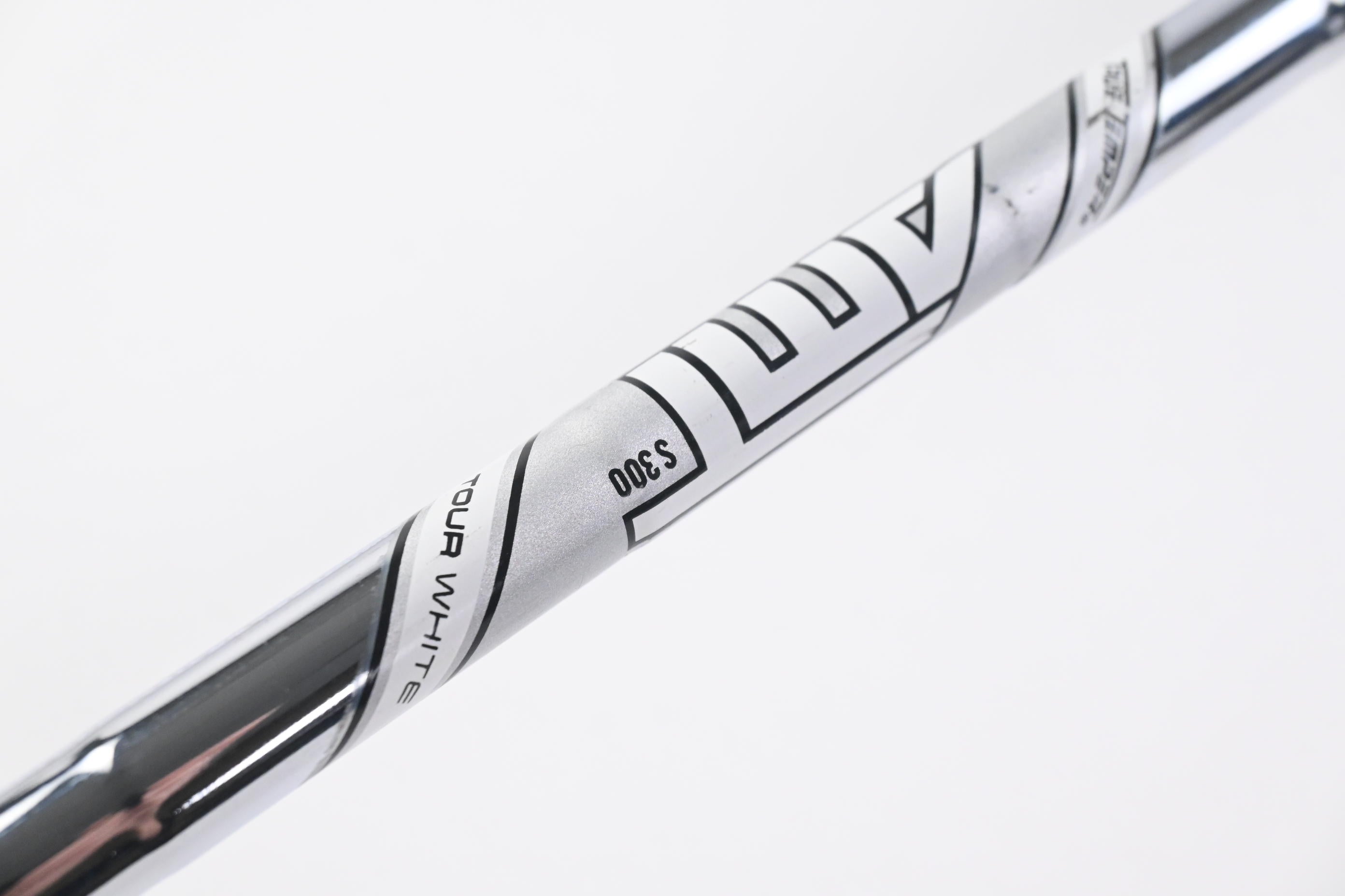Titleist 620 CB #4 Iron / 24 Degree / Stiff Flex AMT Tour White S300 Shaft