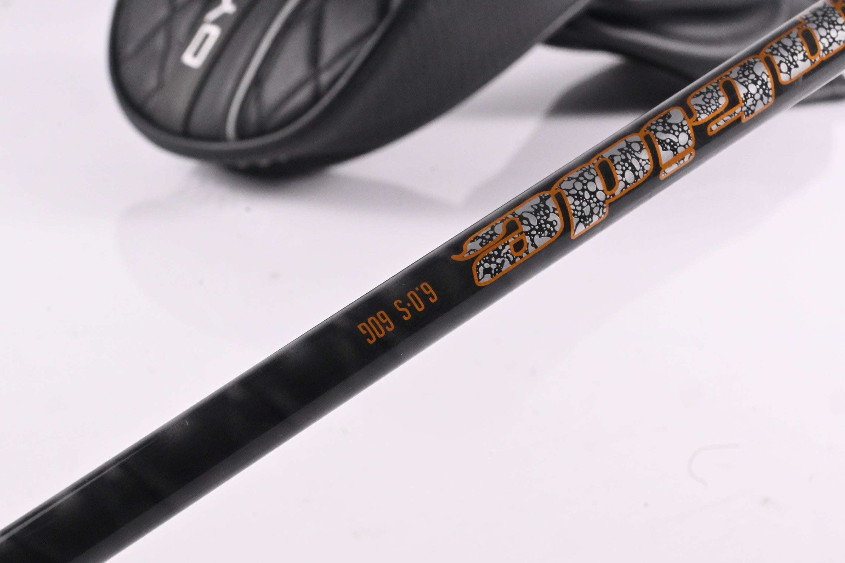 Wilson Staff DYNAPWR 2025 Carbon Driver / 10.5 Degree / Stiff Flex EvenFlow