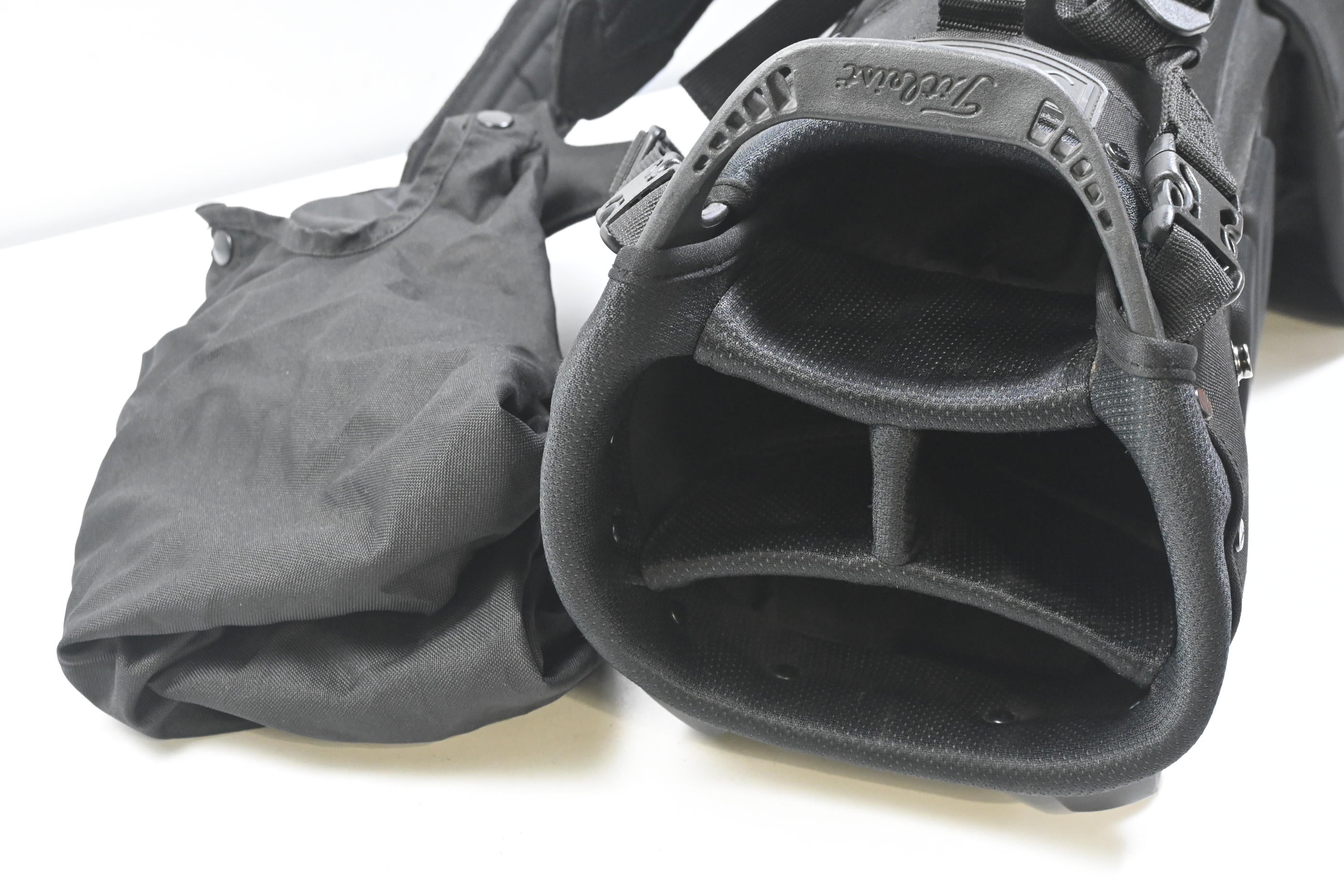 Titleist Stand Bag / 4-Way Divider / Black