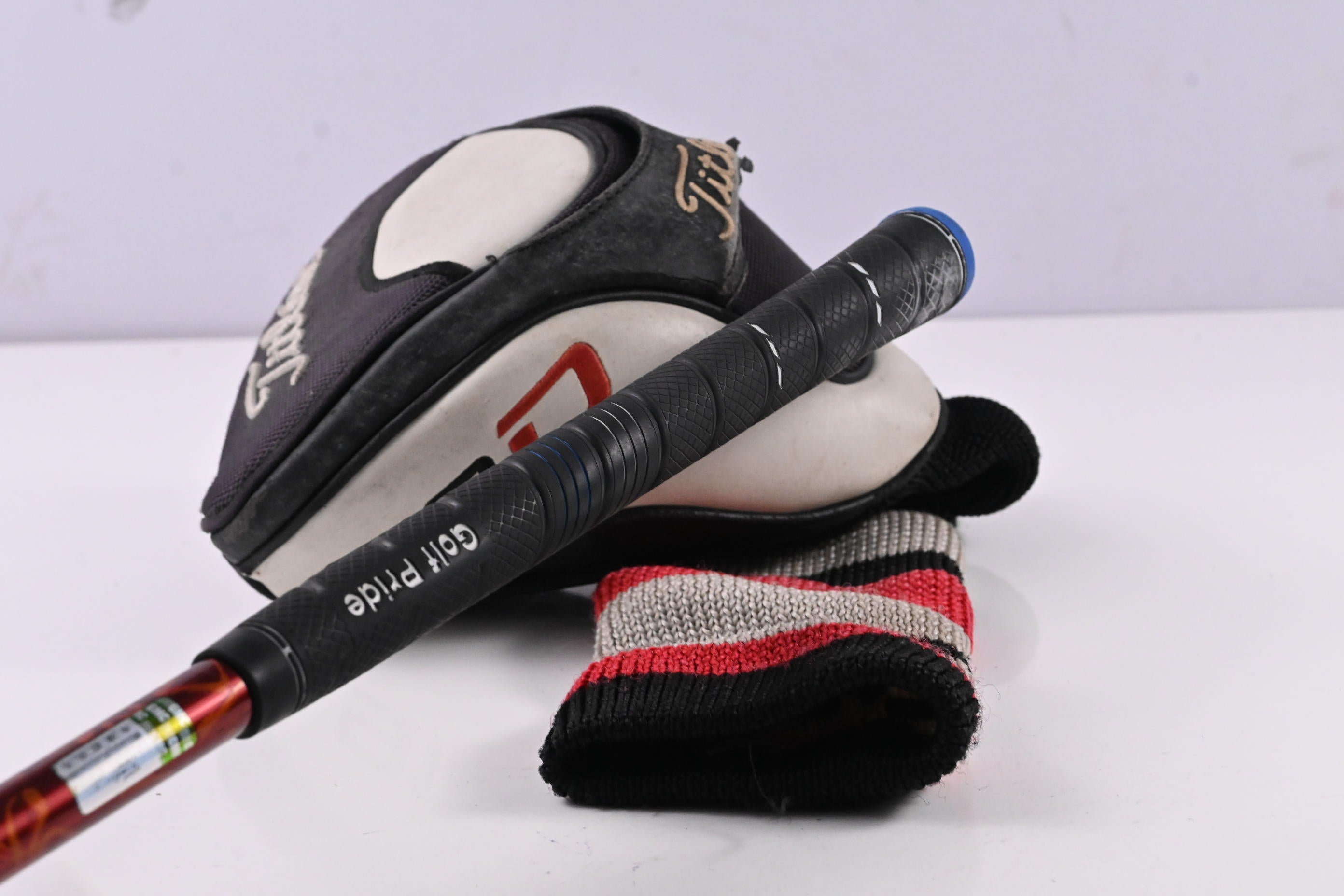 Titleist 910 D2 Driver / 10.5 Degree / Regular Flex Diamana Ilima 61 Shaft