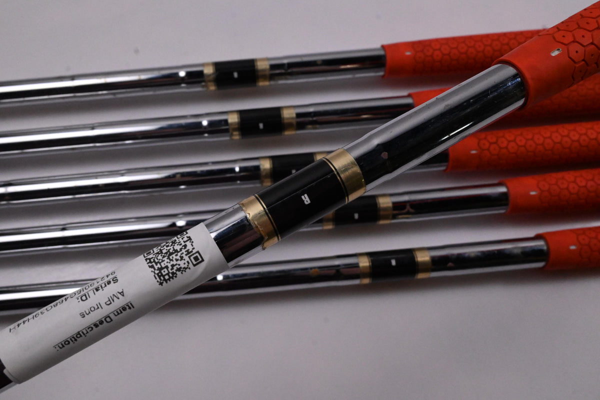 Cobra AMP Irons / 4-9i / Regular Flex Dynalite 90 Shafts