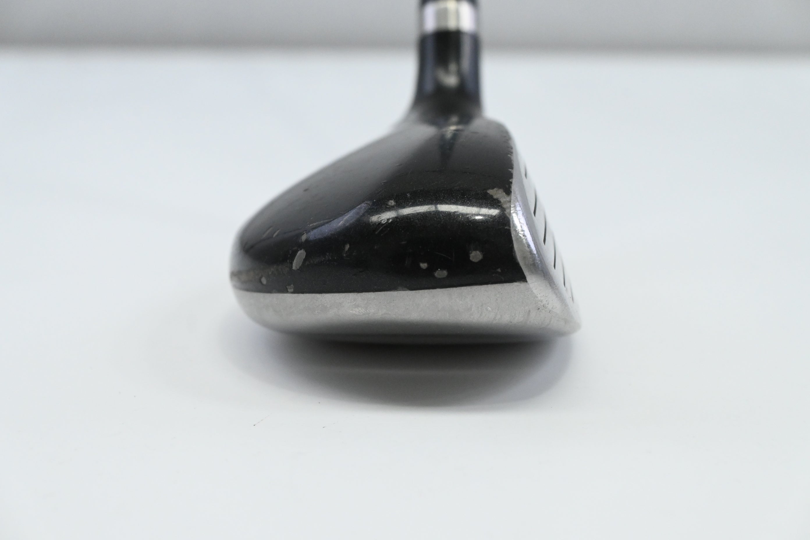 Wilson Staff HB5 #4 Hybrid / 21 Degree / Regular Flex UST Nanotech Shaft