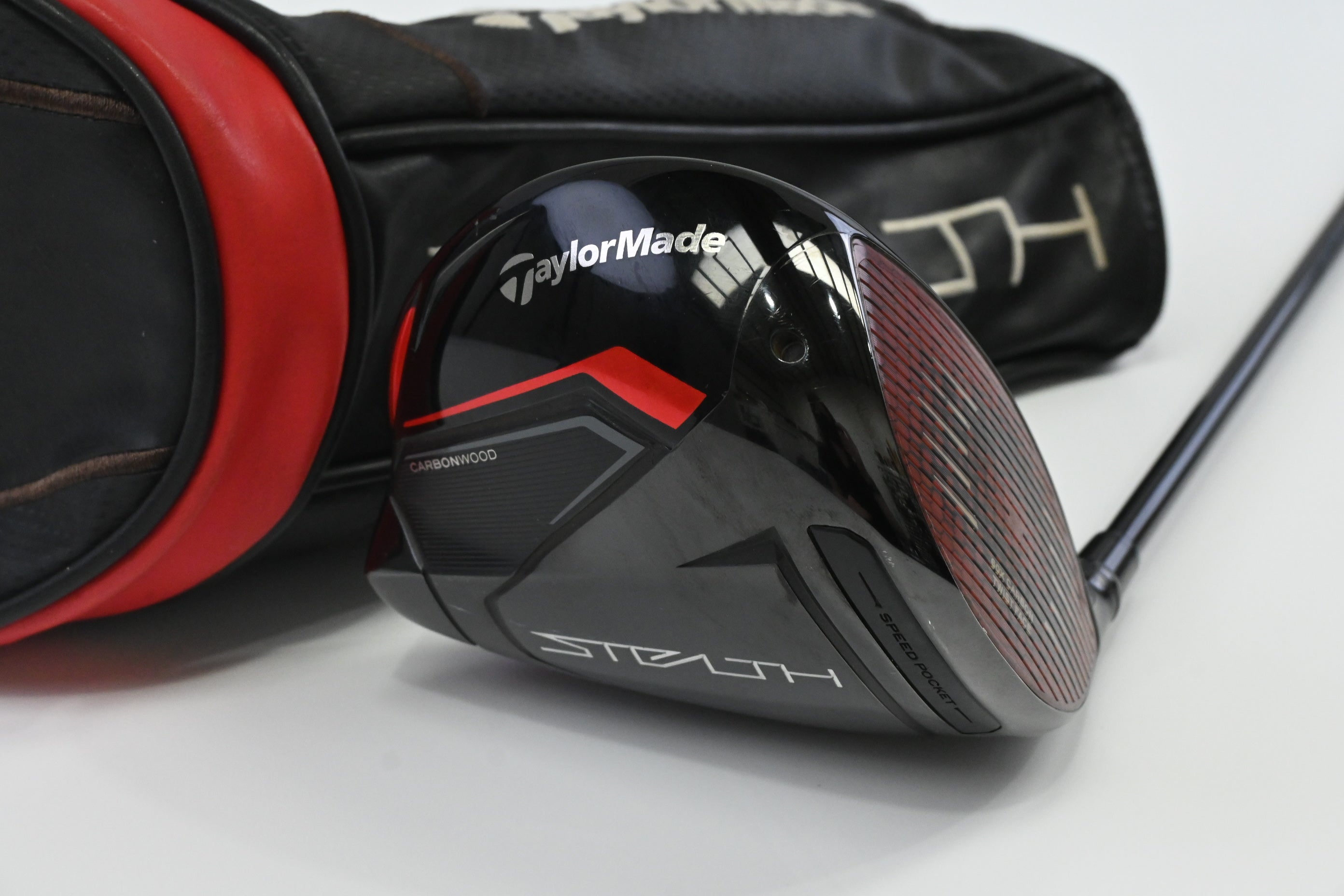 Taylormade Stealth Driver / 10.5 Degree / Stiff Flex HZRDUS Smoke Red RDX 75