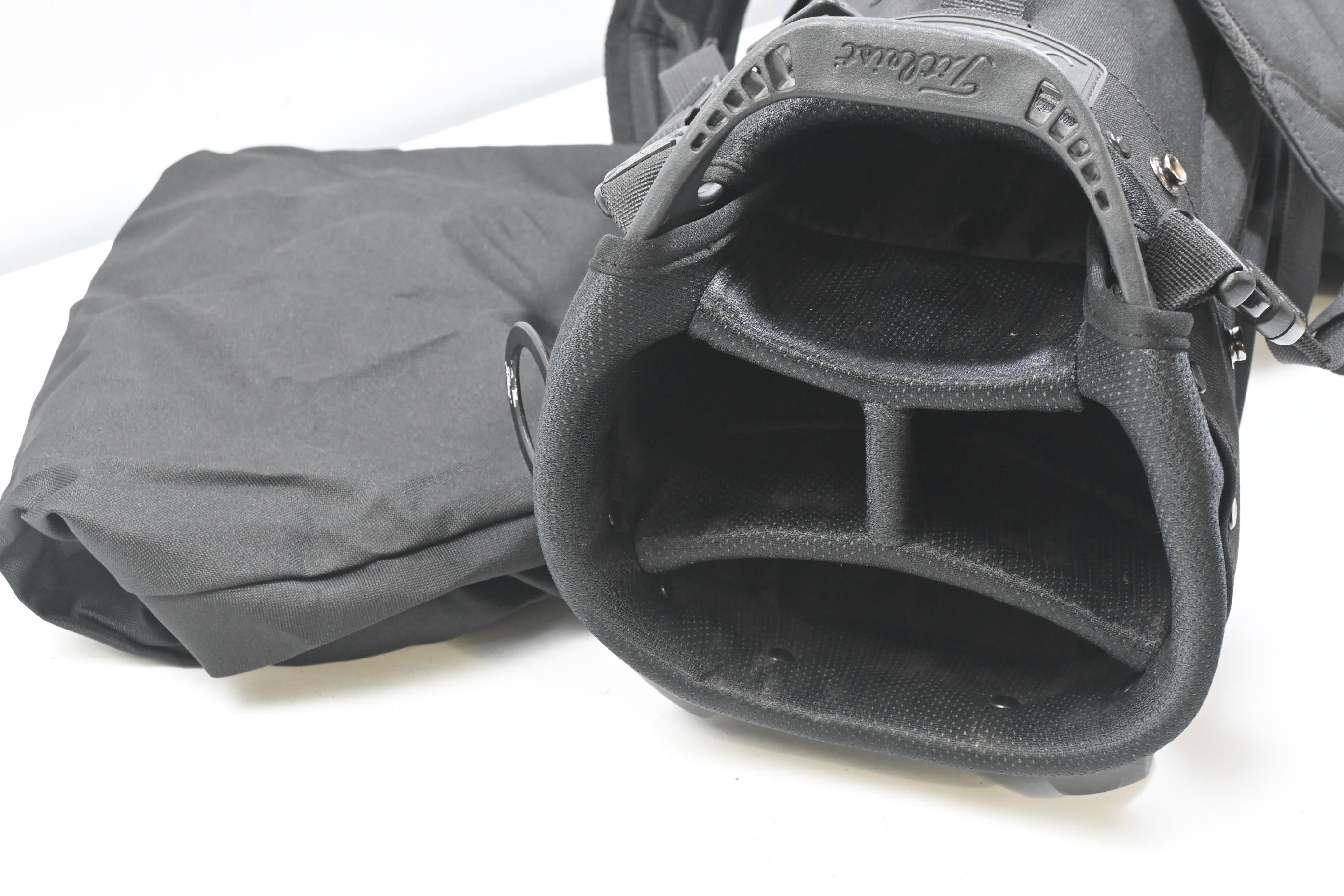 Titleist Stand Bag / 4-Way Divider / Black