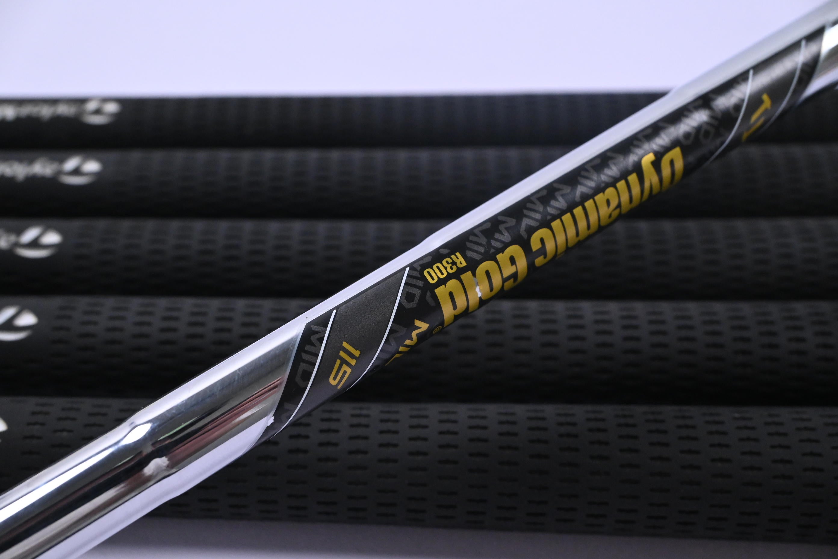Taylormade Qi HL Irons / 5-PW / Regular Flex Dynamic Gold Mid 115 R300 Shafts