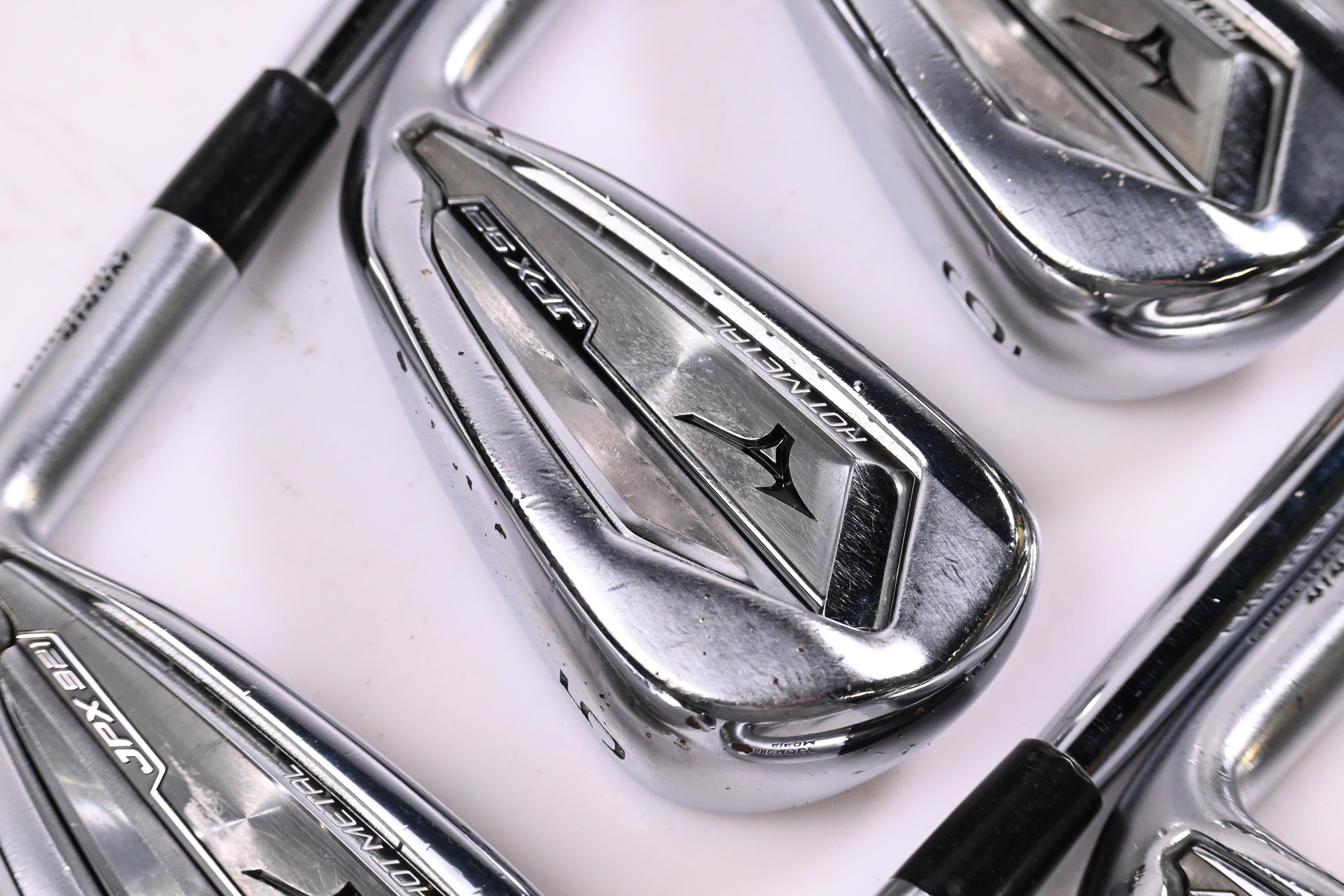 Mizuno JPX 921 Hot Metal Irons / 4-PW+GW / Regular Flex Dynamic Gold 105 R300
