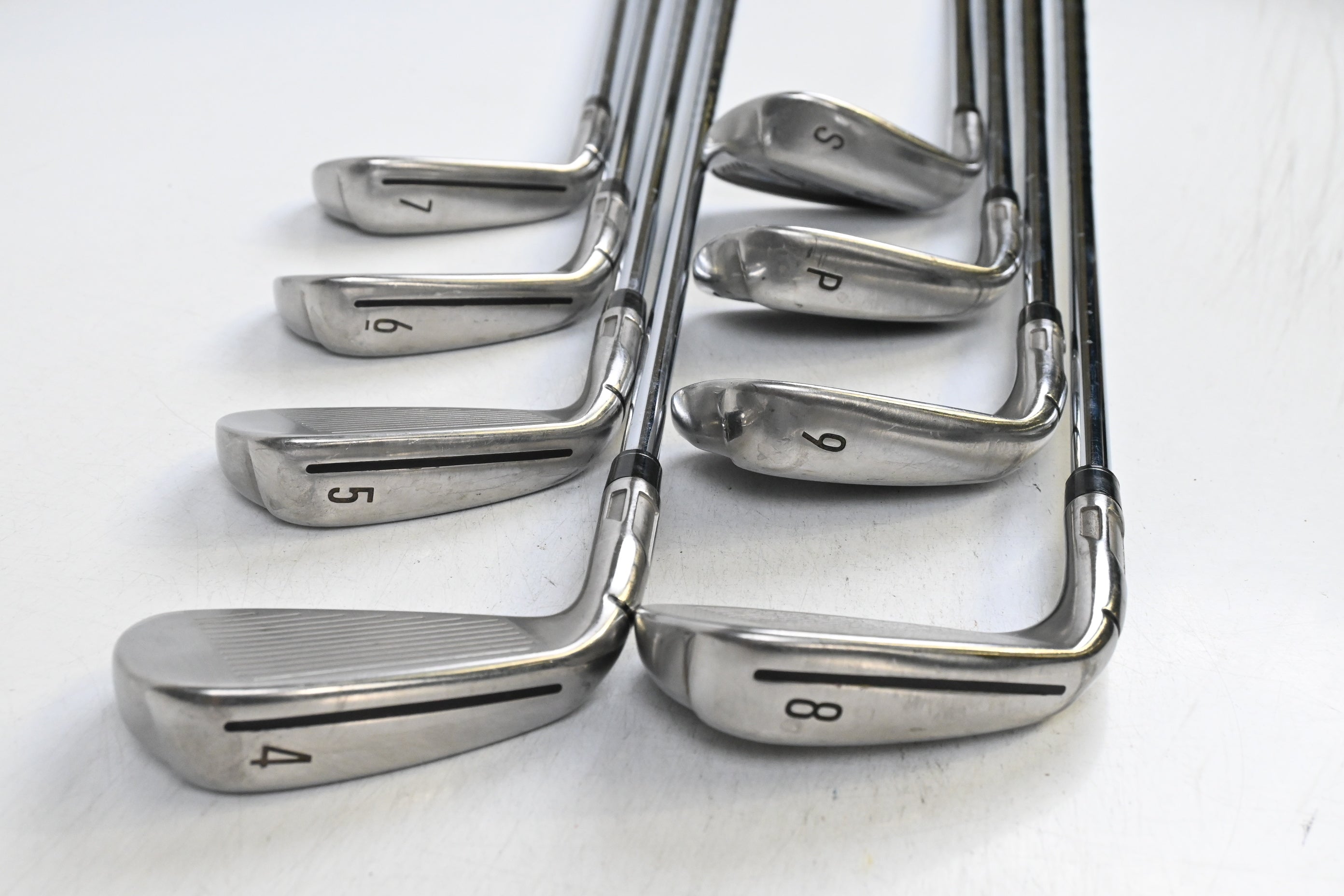 Taylormade SIM2 Max Irons / 4-PW+SW / Regular Flex KBS MAX MT 85 Shafts