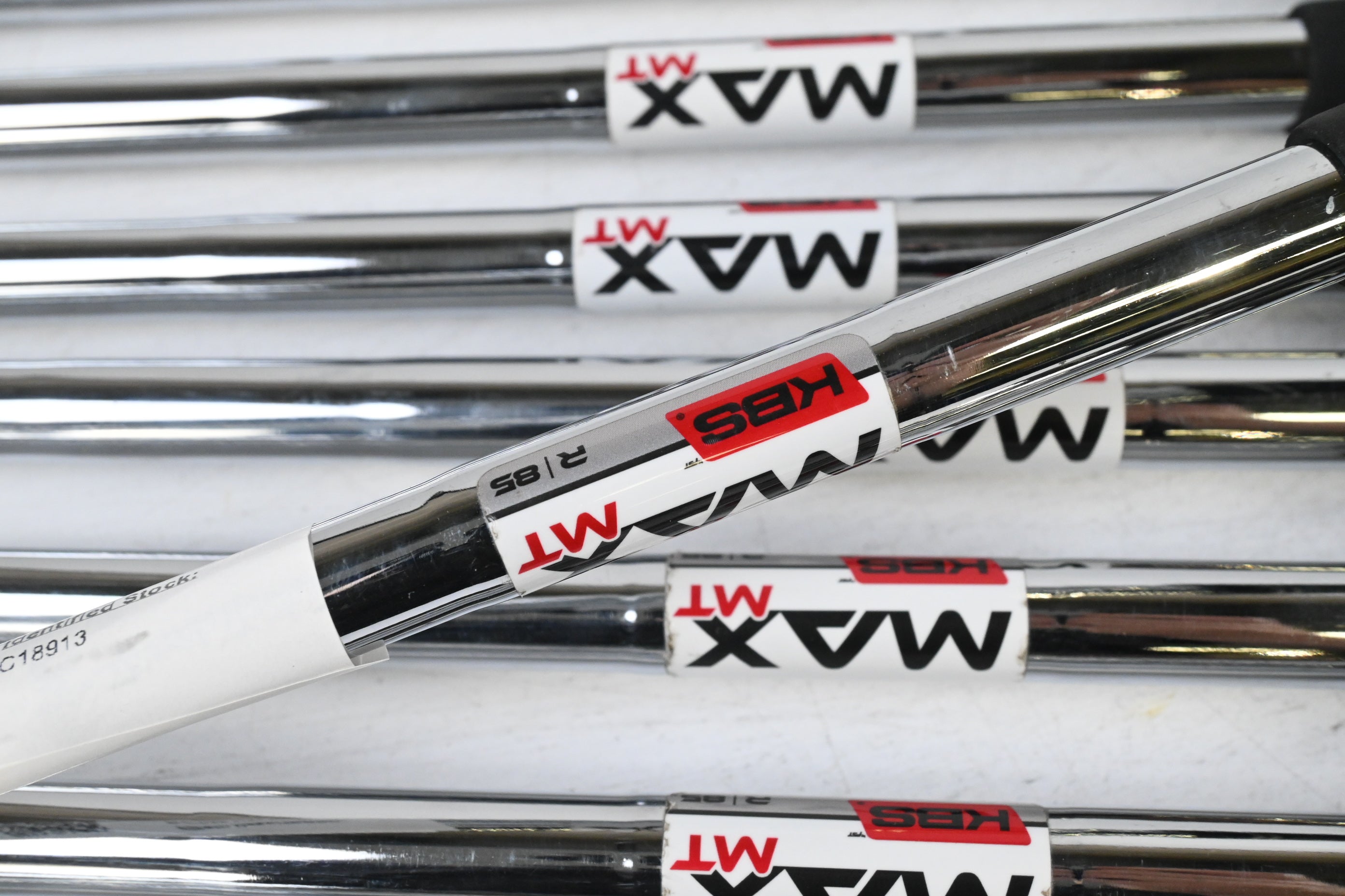 Taylormade SIM2 Max Irons / 4-PW+SW / Regular Flex KBS MAX MT 85 Shafts