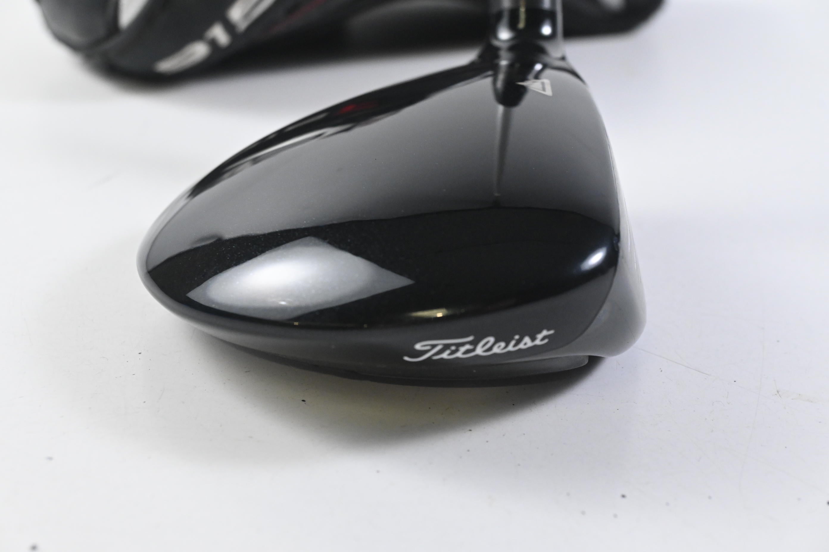 Titleist 915 F #3 Wood / 16.5 Degree / Stiff Flex Aldila Rogue 110 MSI Silver 70