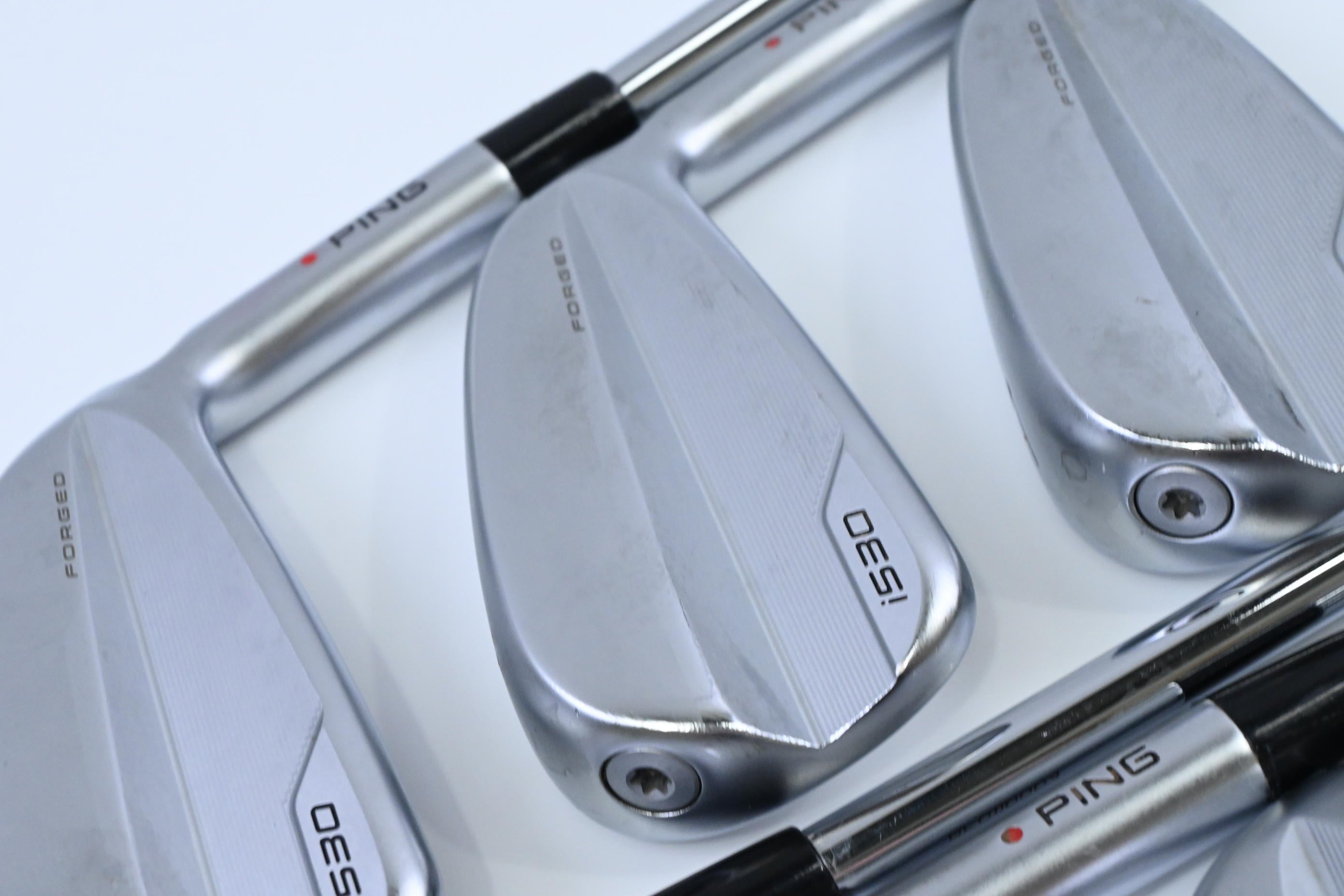 Ping i530 Irons / 5-PW+GW / Red Dot / Stiff Flex Dynamic Gold Mid 100 S300