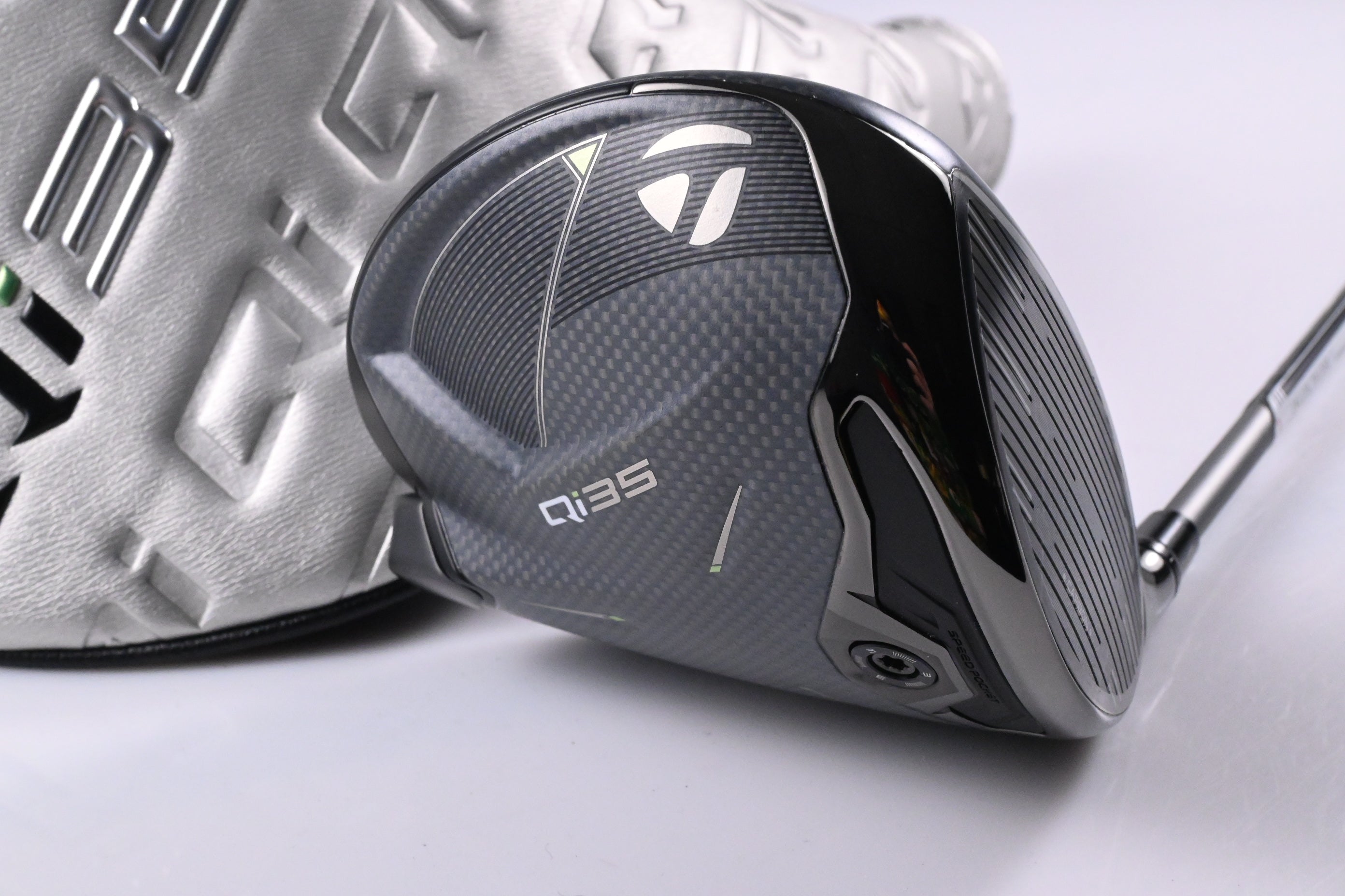Taylormade Qi35 Driver / 10.5 Degree / Regular Flex Fujikura Air Speeder 50