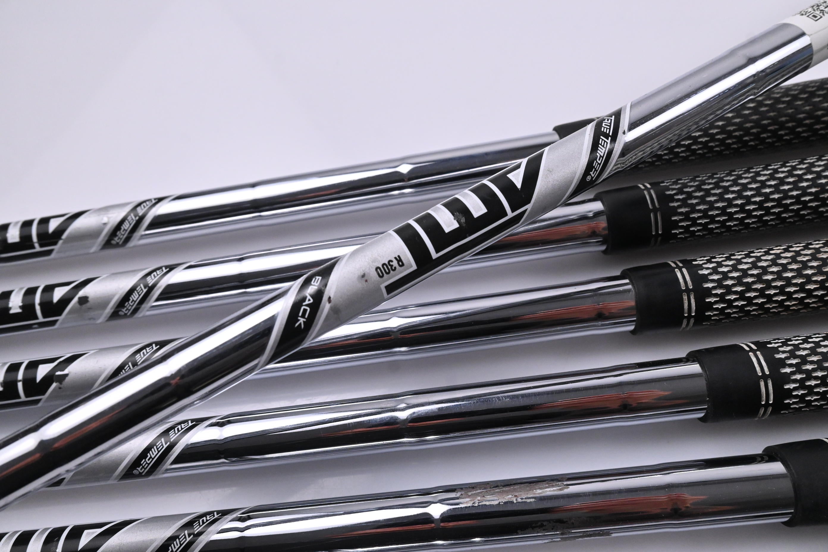 Titleist 718 AP3 Irons / 5-PW+48° / Regular Flex True Temper AMT Black R300