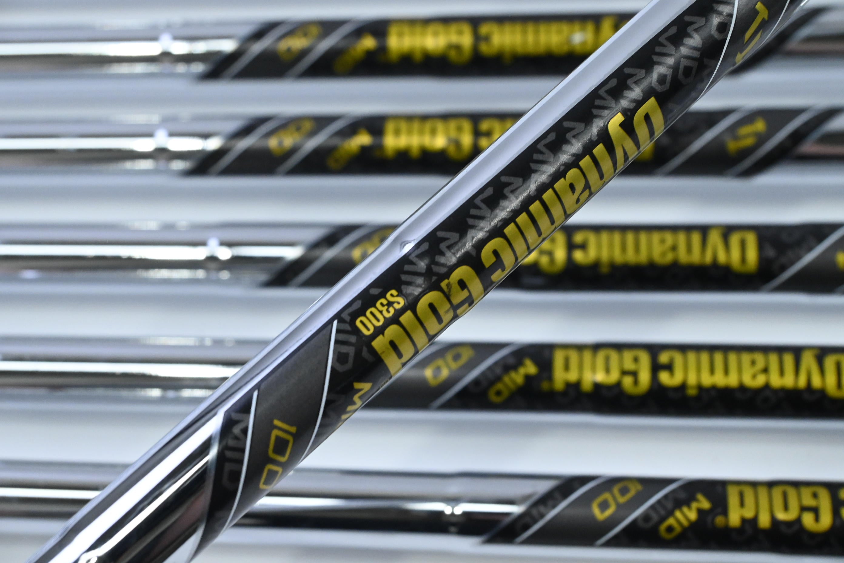 Ping i530 Irons / 5-PW+GW / Red Dot / Stiff Flex Dynamic Gold Mid 100 S300