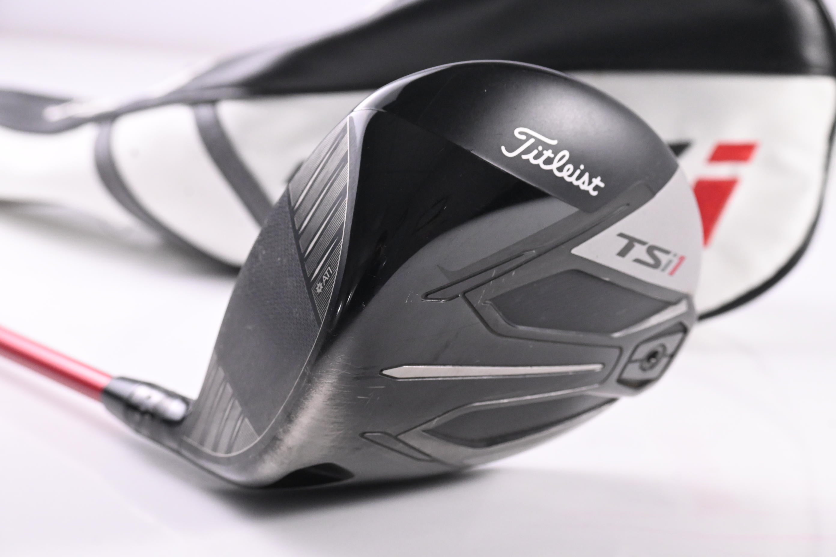 Left Hand Titleist TSi1 Driver / 10 Degree / Regular Flex Ventus Red 5 Shaft