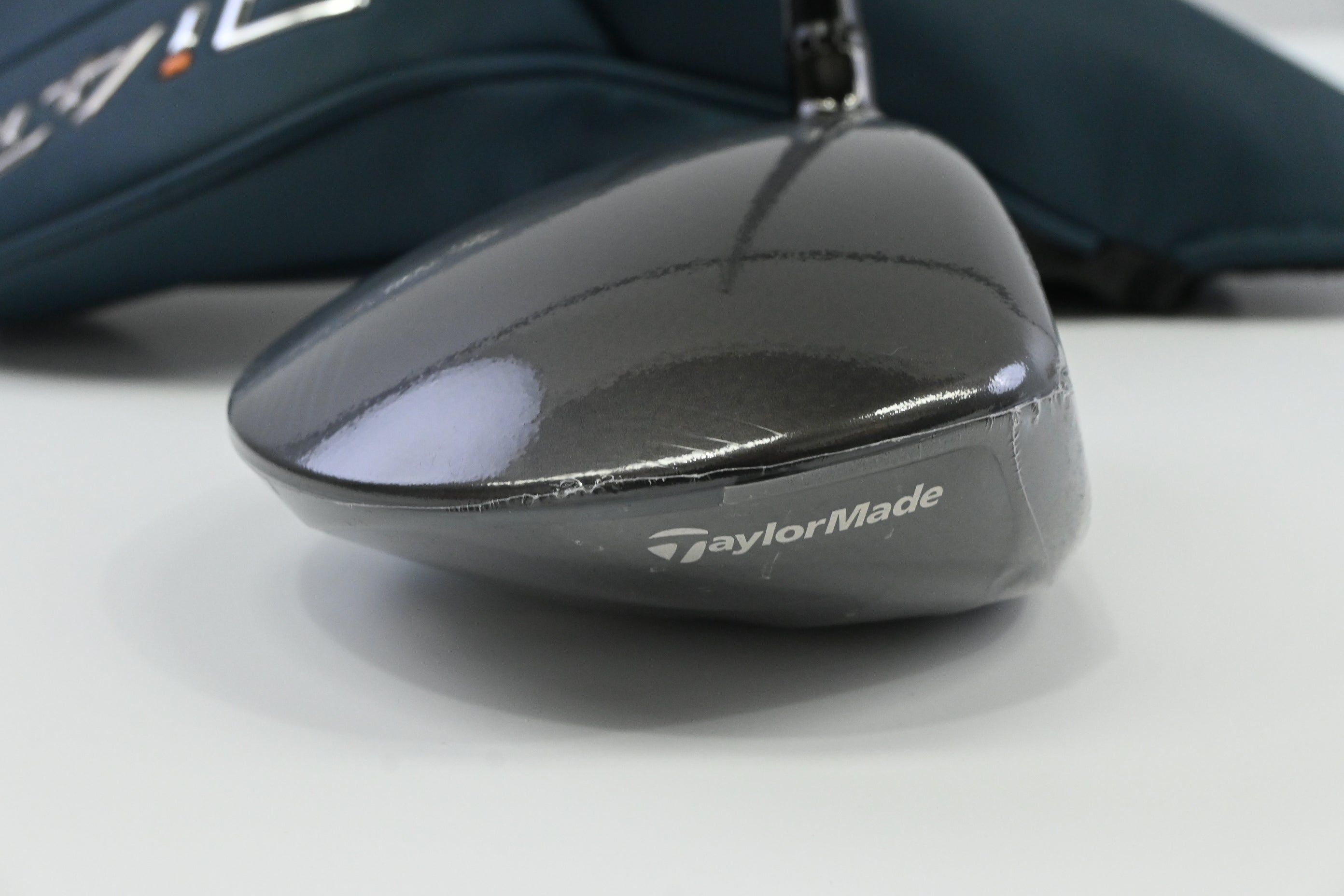 Taylormade Qi4D LS Driver / 10.5 Degree / Stiff Flex Taylormade Reax White 60