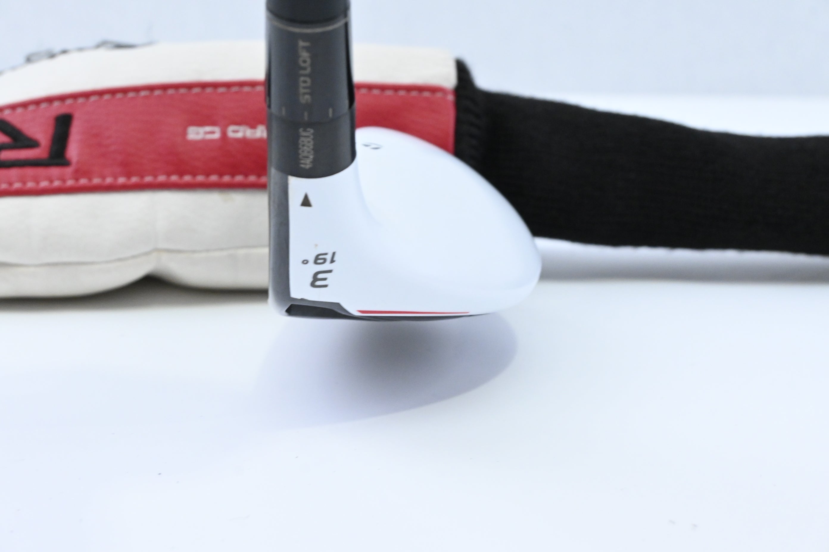 Taylormade R15 #3 Hybrid / 19 Degree / Stiff Flex Fujikura Speeder 77 Evolution