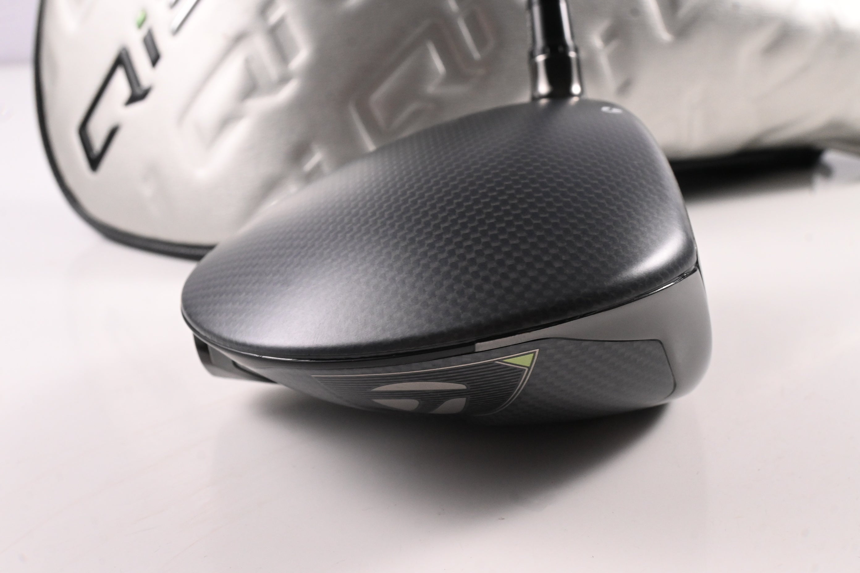 Taylormade Qi35 LS Driver / 10.5 Degree / X-Flex Kai'li Blue CB Darkwave 60