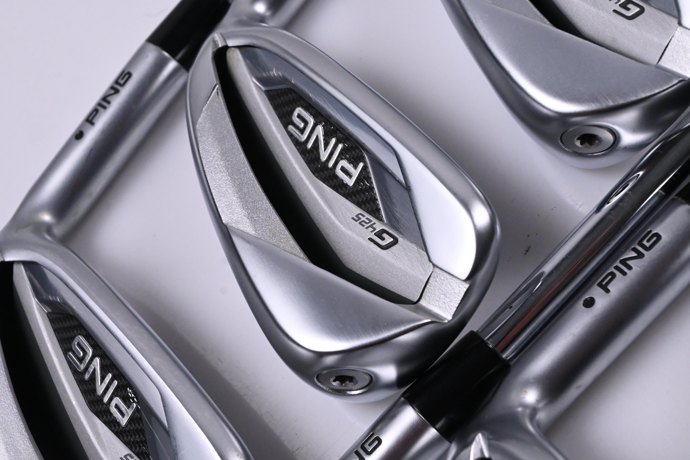 Ping G425 Irons / 6-PW+SW / Black Dot / Regular Flex Elevate MPH 95 Shafts