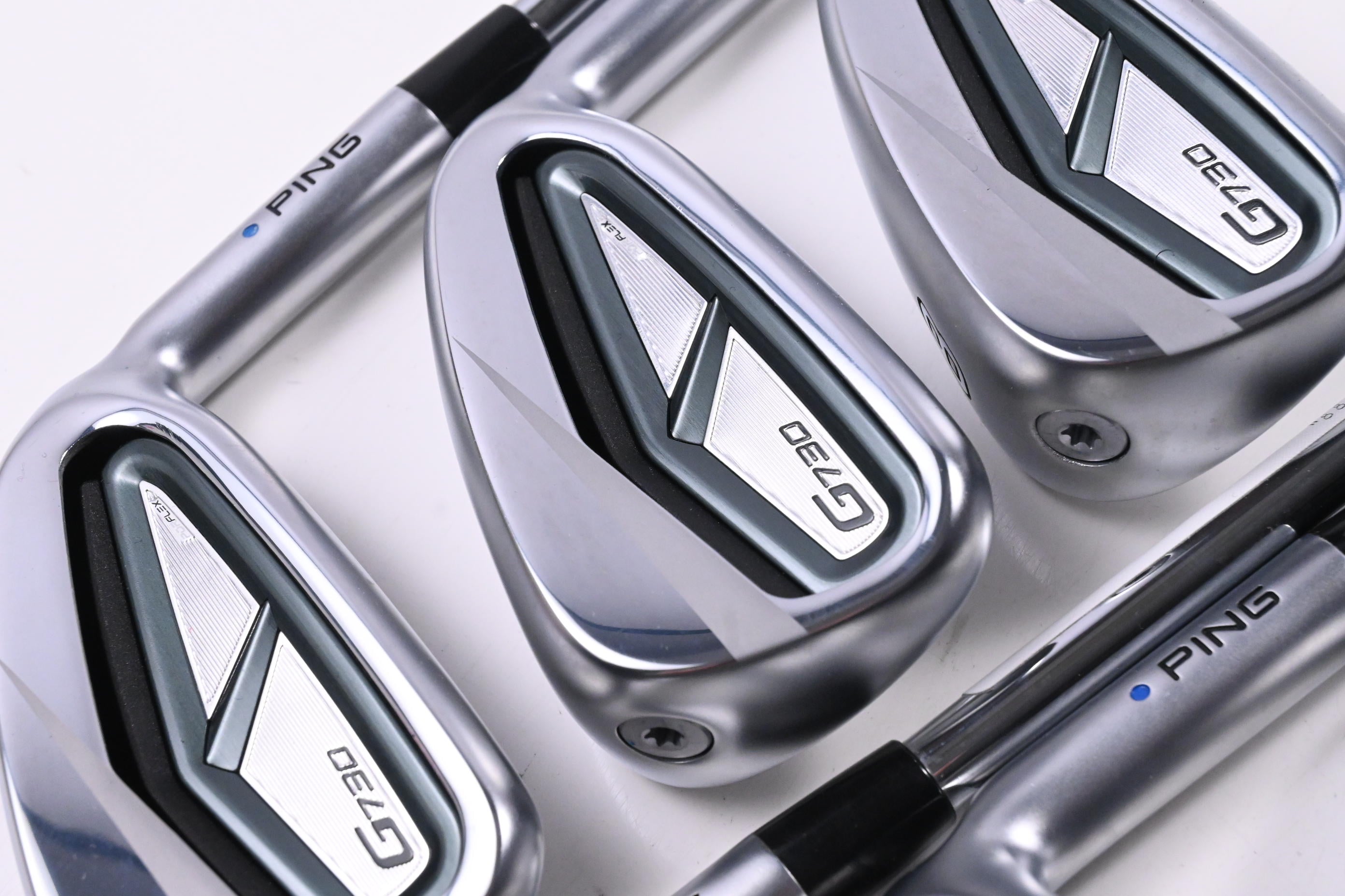 Ping G730 Irons / 6-PW+UW / Blue Dot / Regular Flex Dynamic Gold Mid 100 R300