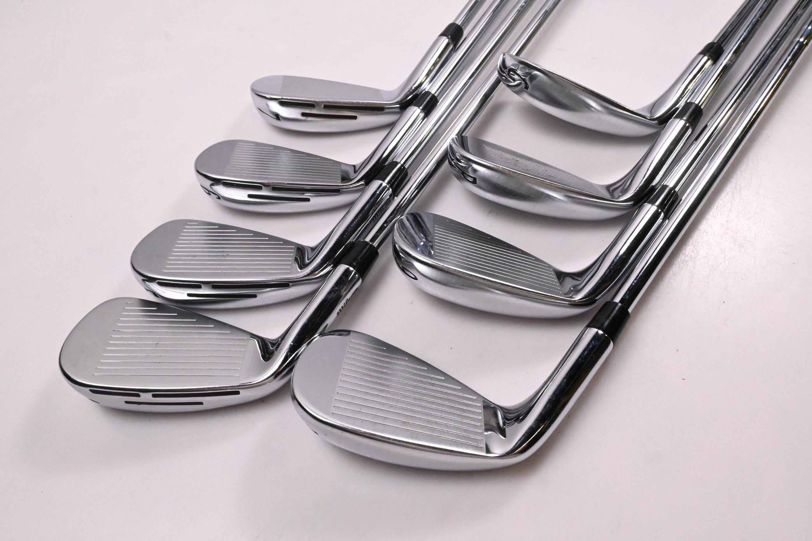 Wilson D9 Forged Irons / 4-PW / UniFlex KBS MAX UltraLite Shafts
